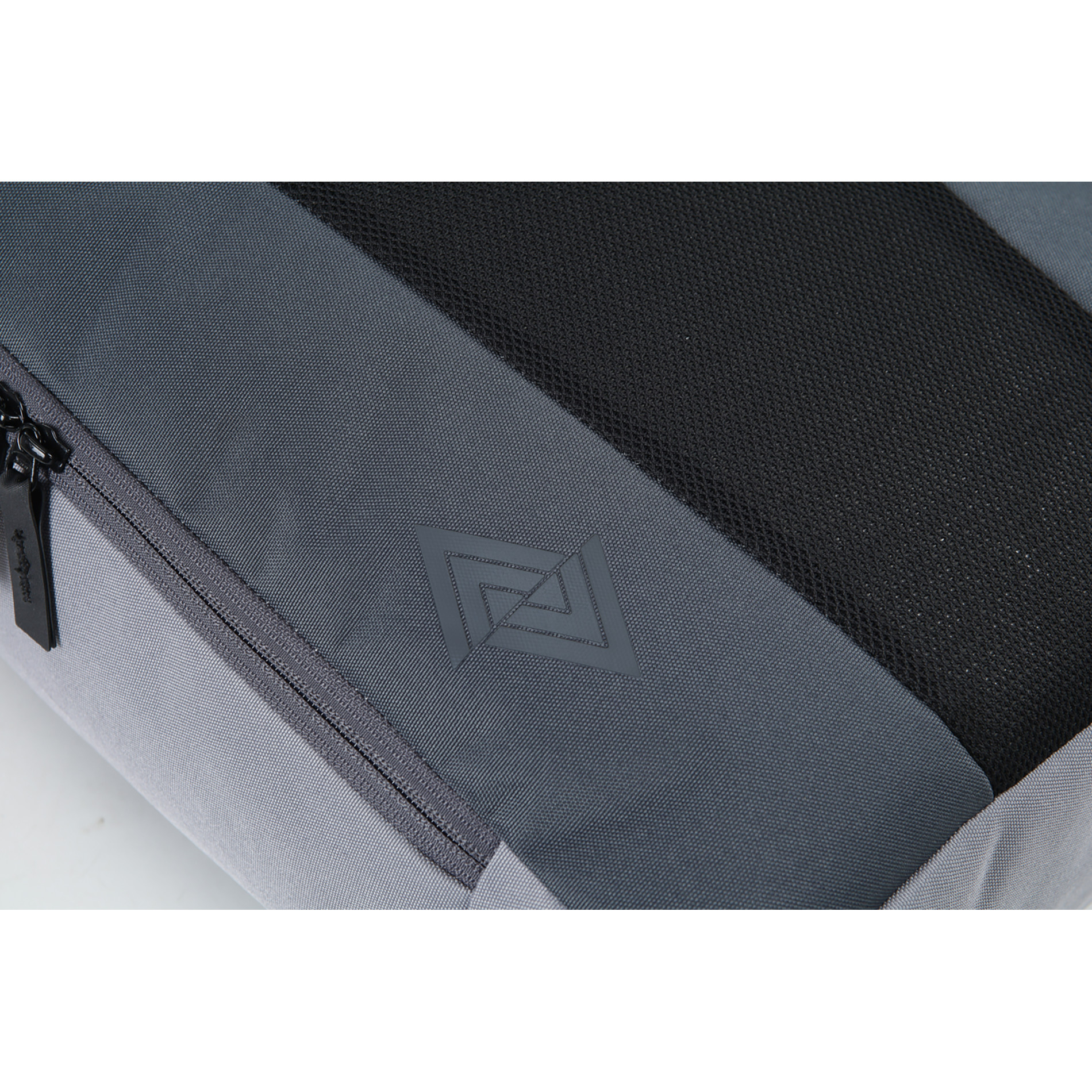 Rucksack NIKURO TRAVELER - Graphite