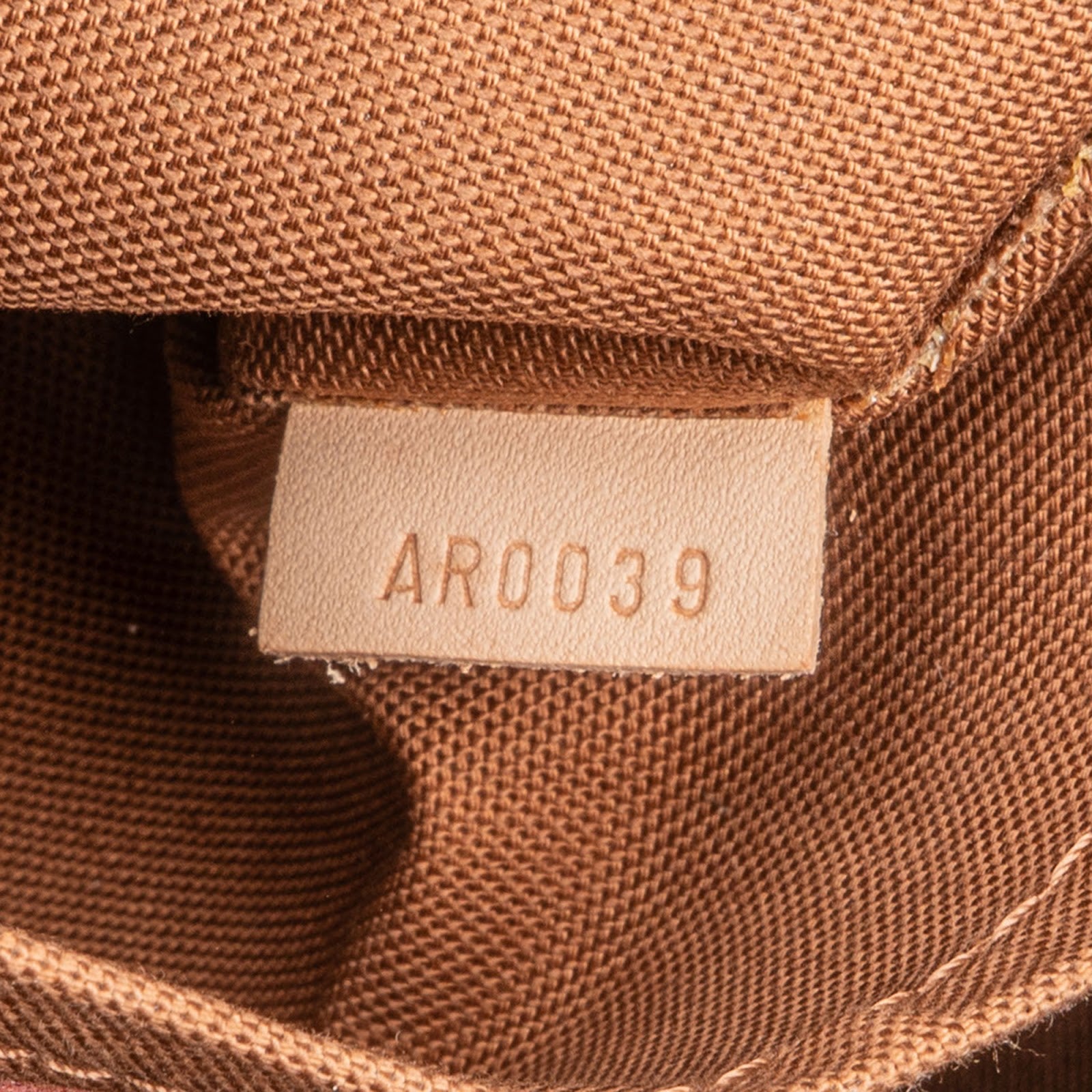 Louis Vuitton Monogram Canvas Thames GM Shoulder Bag