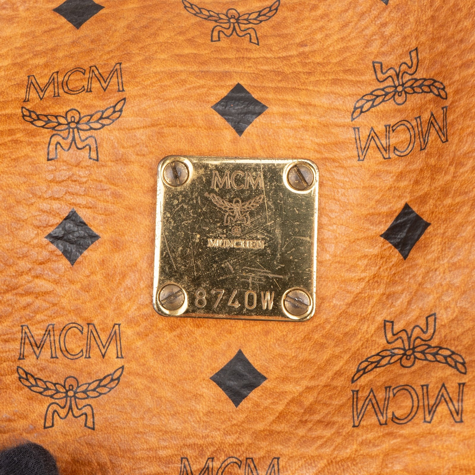 Czapka typu bucket MCM z monogramem Visetos i sznurkiem