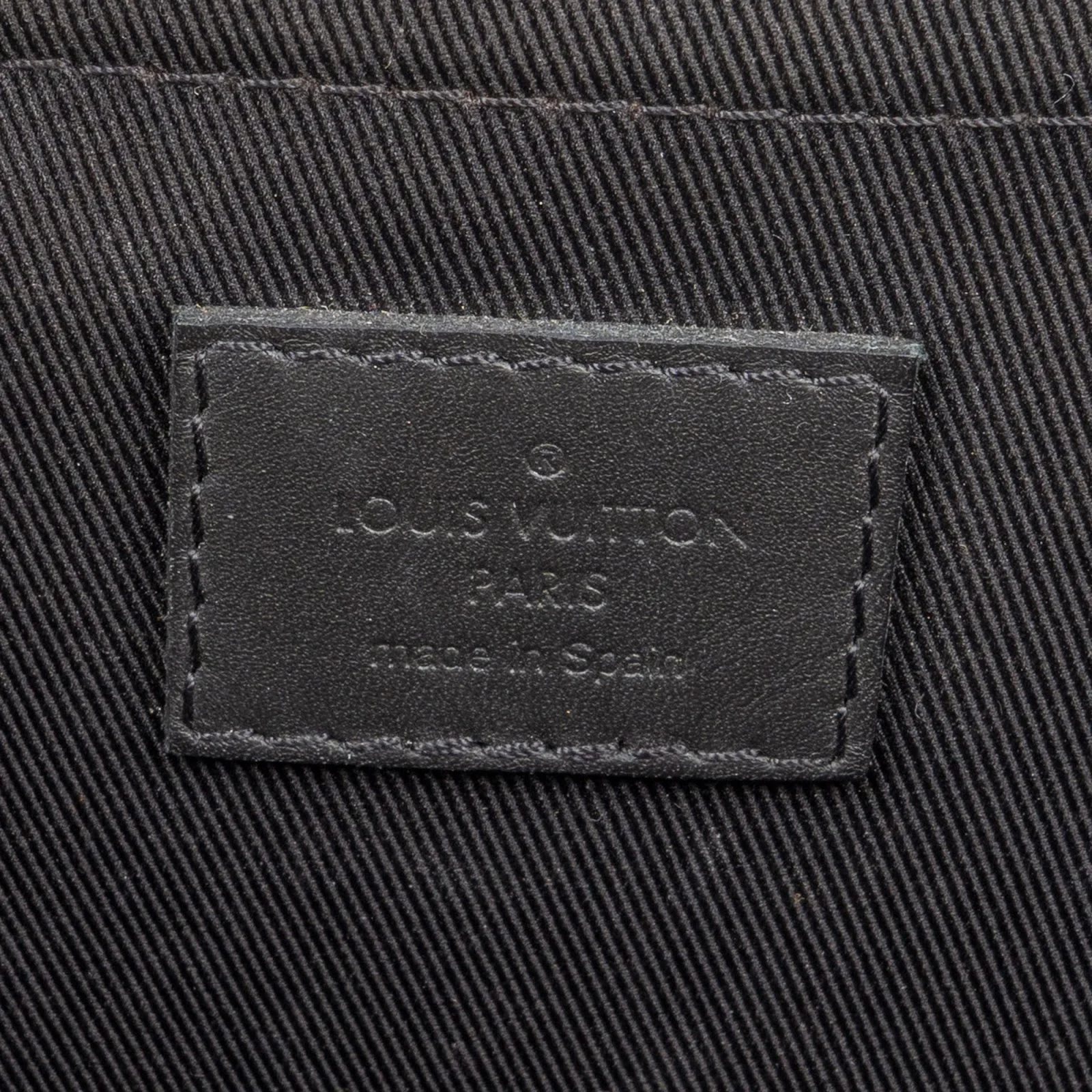 Louis Vuitton Monogram Shadow Leather Pochette Discovery Laptophülle