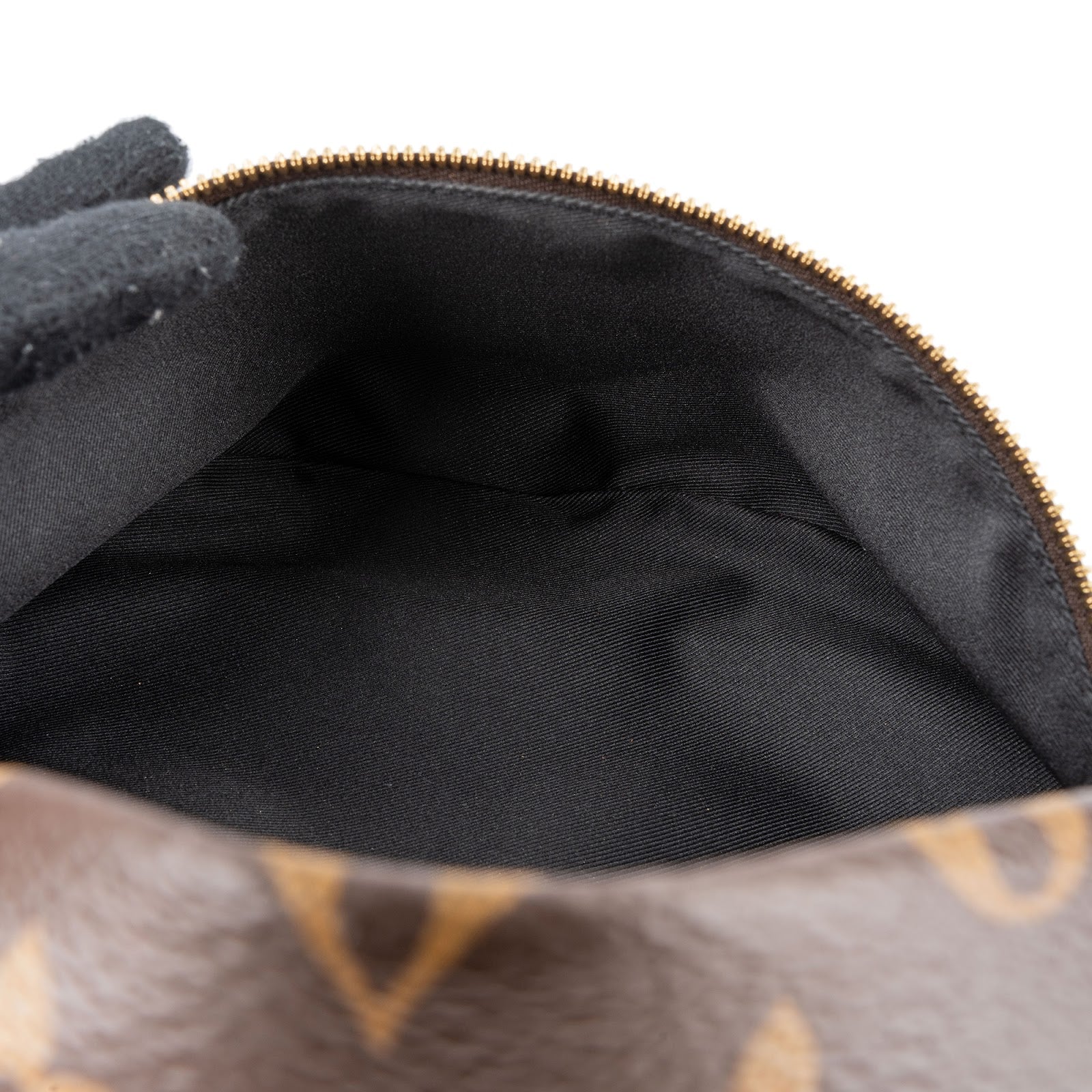 Louis Vuitton - Bumbag MM Crossbody Bag