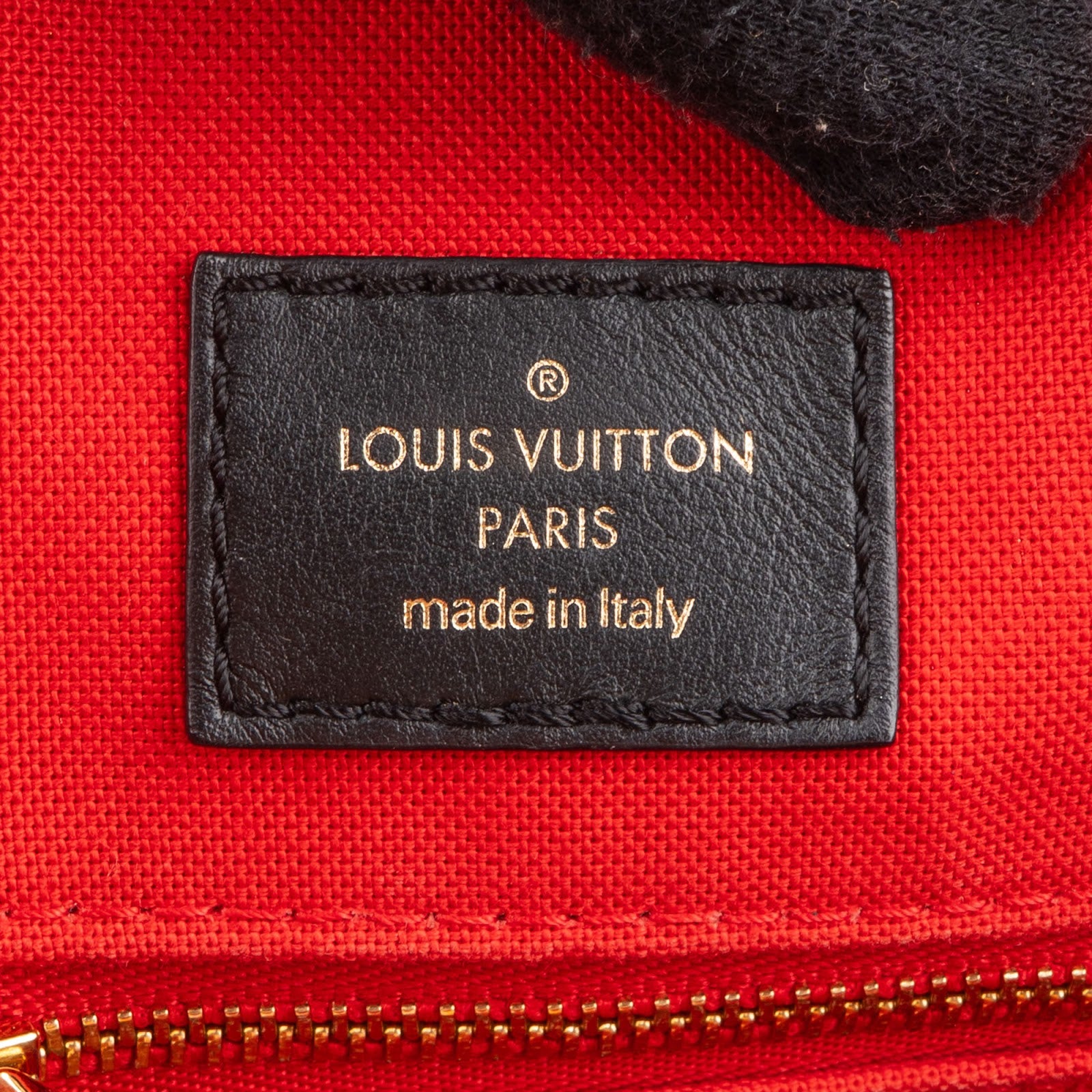 Louis Vuitton – OnTheGo GM Shoulder Bag