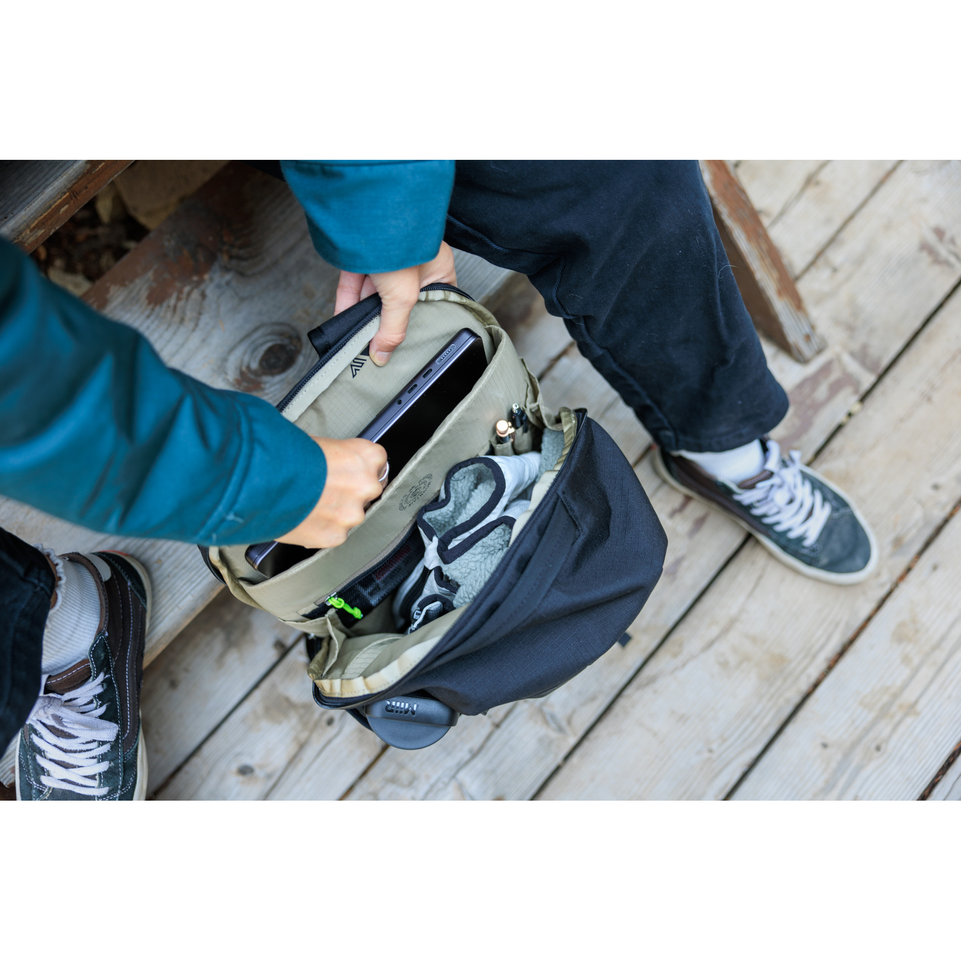 BORDER 50+15 - BLACK LICHEN