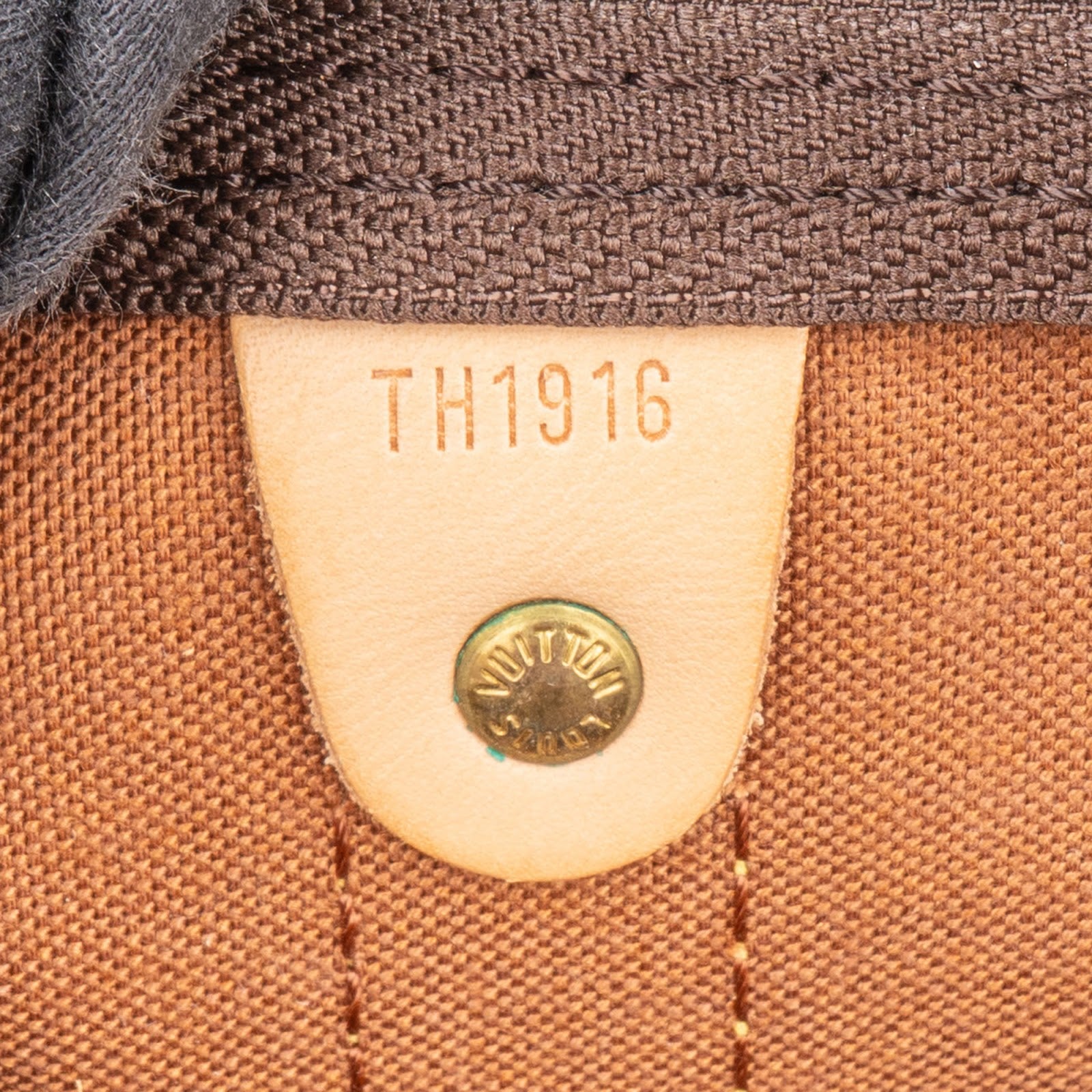 Torba podróżna Louis Vuitton Monogram Canvas Keepall 55 z paskiem na ramię