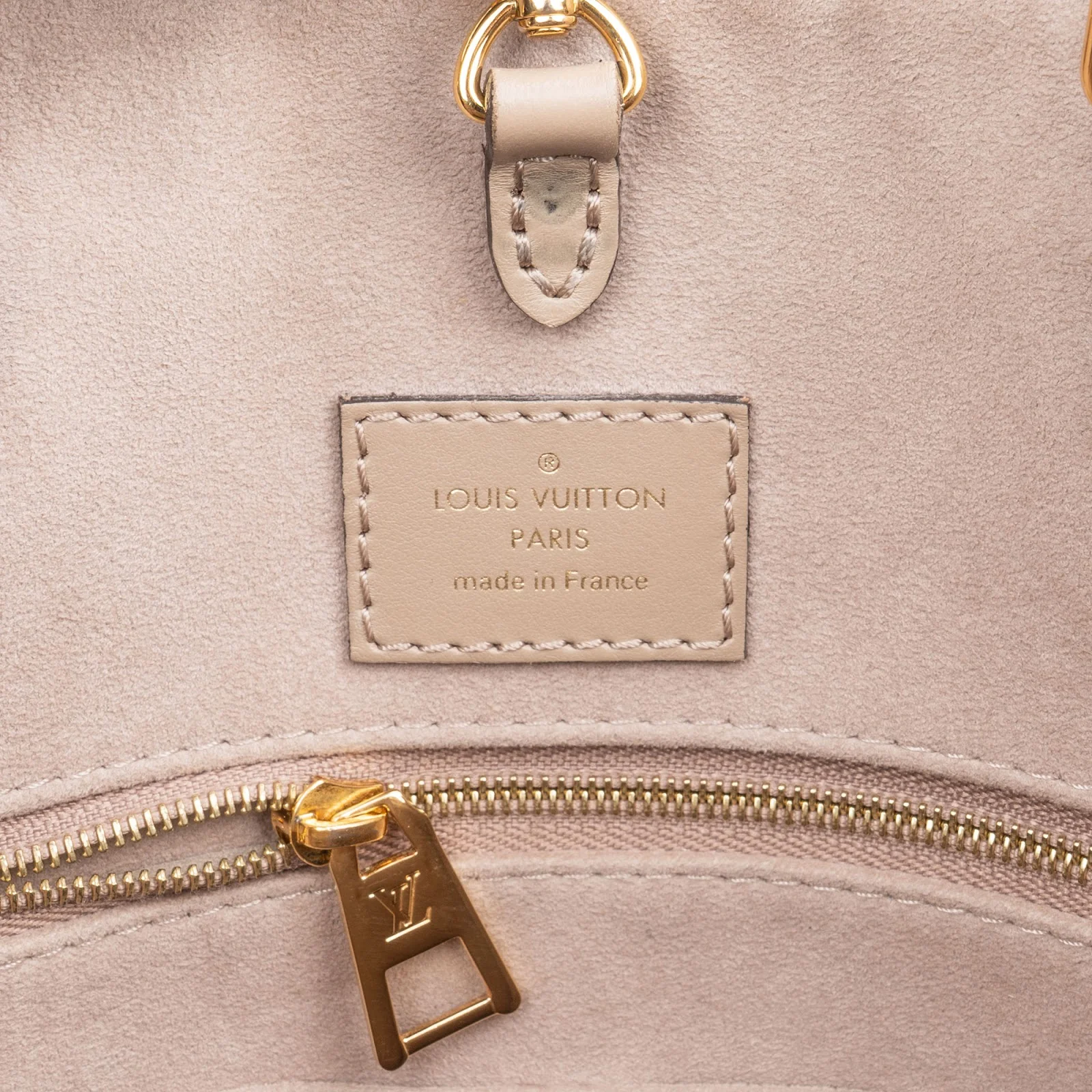 Louis Vuitton Leather Monogram Giant OnTheGo MM Handbag