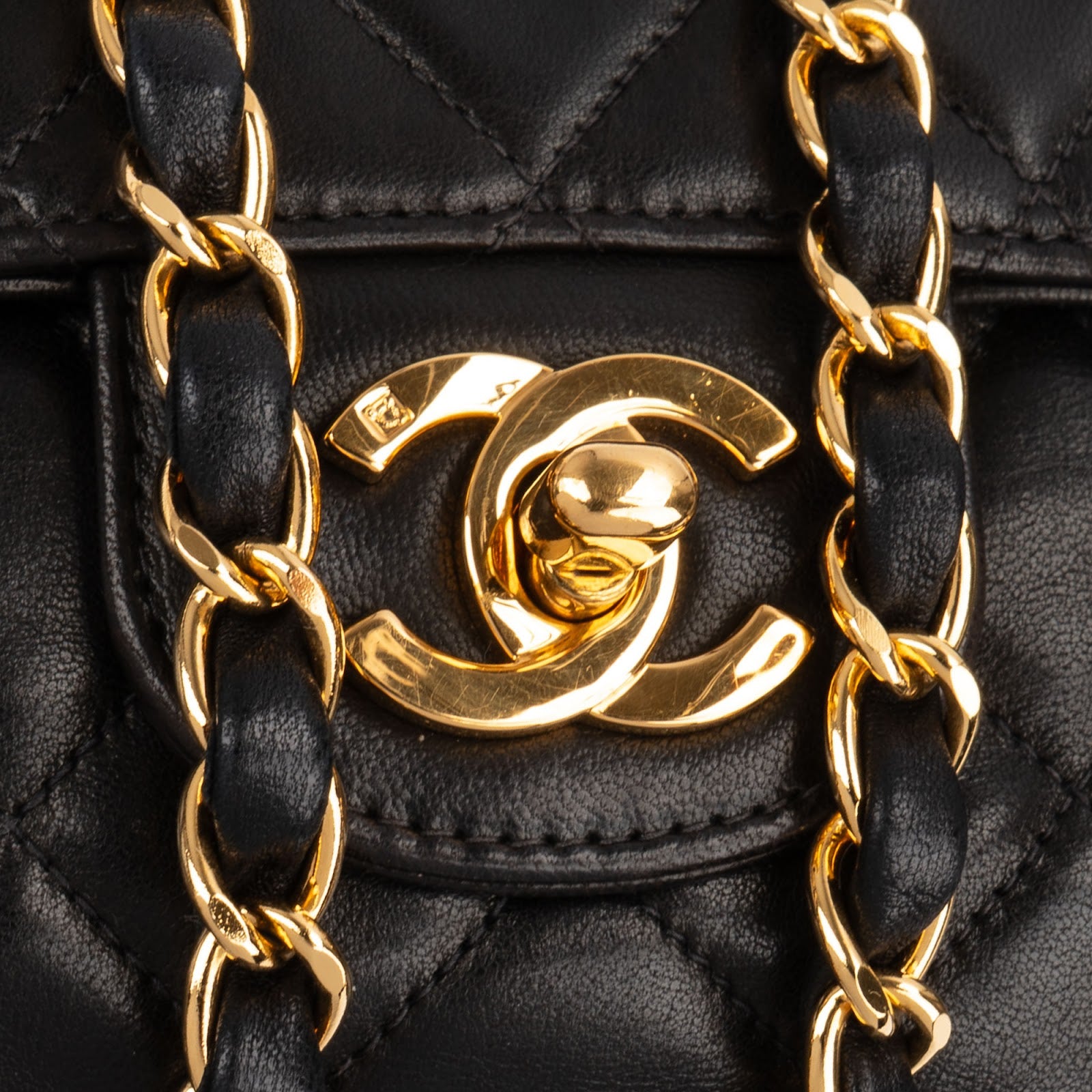 Chanel – Sac à bandoulière moyen à rabat unique, matelassé souple