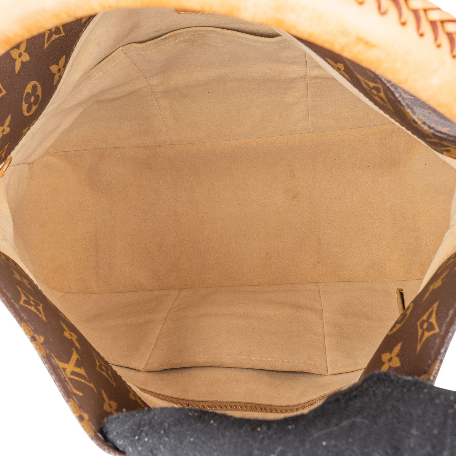 Louis Vuitton - Artsy MM Shoulder Bag