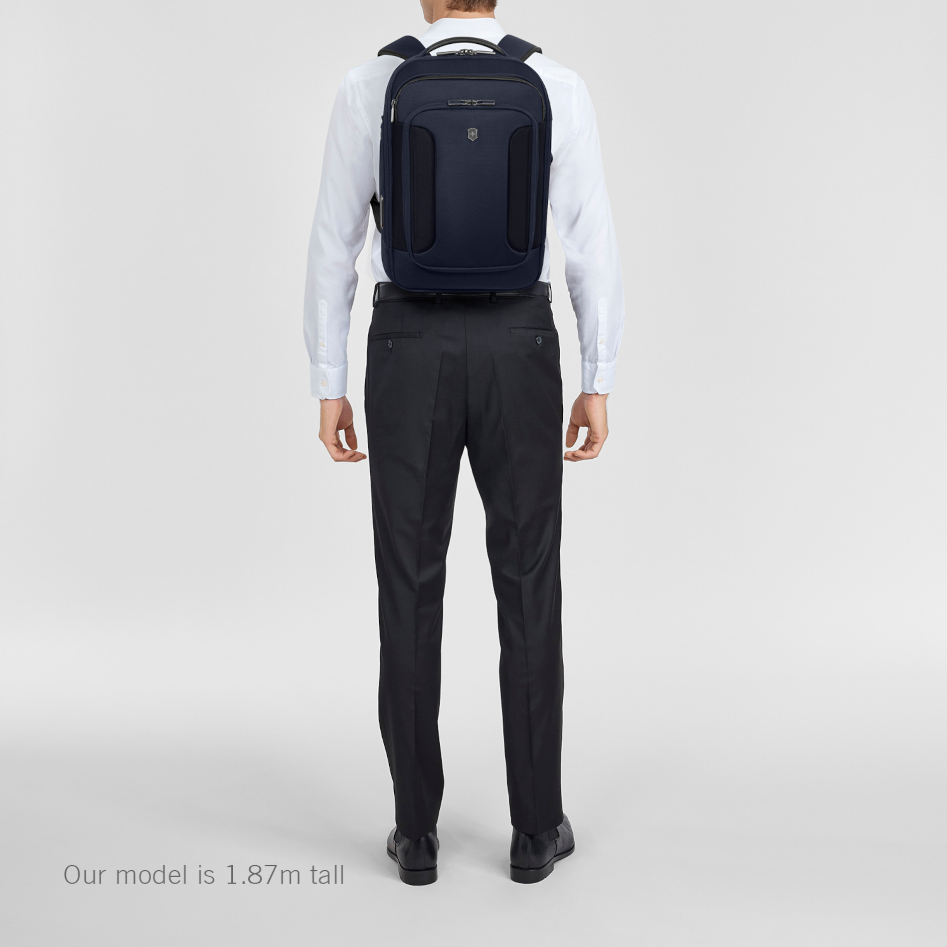 Werks Traveler 7.0 Compact Backpack - Navy Blue