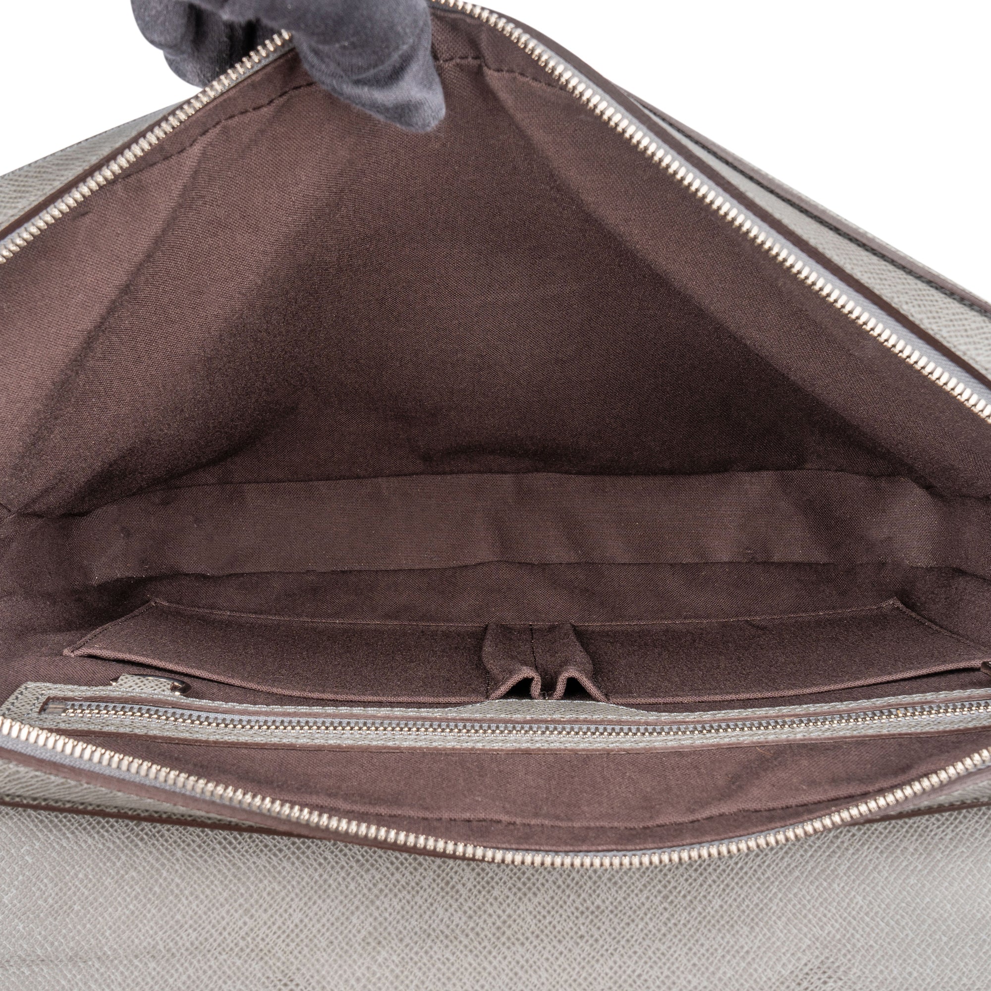 Louis Vuitton Taiga Leather Vassili PM Business Handbag