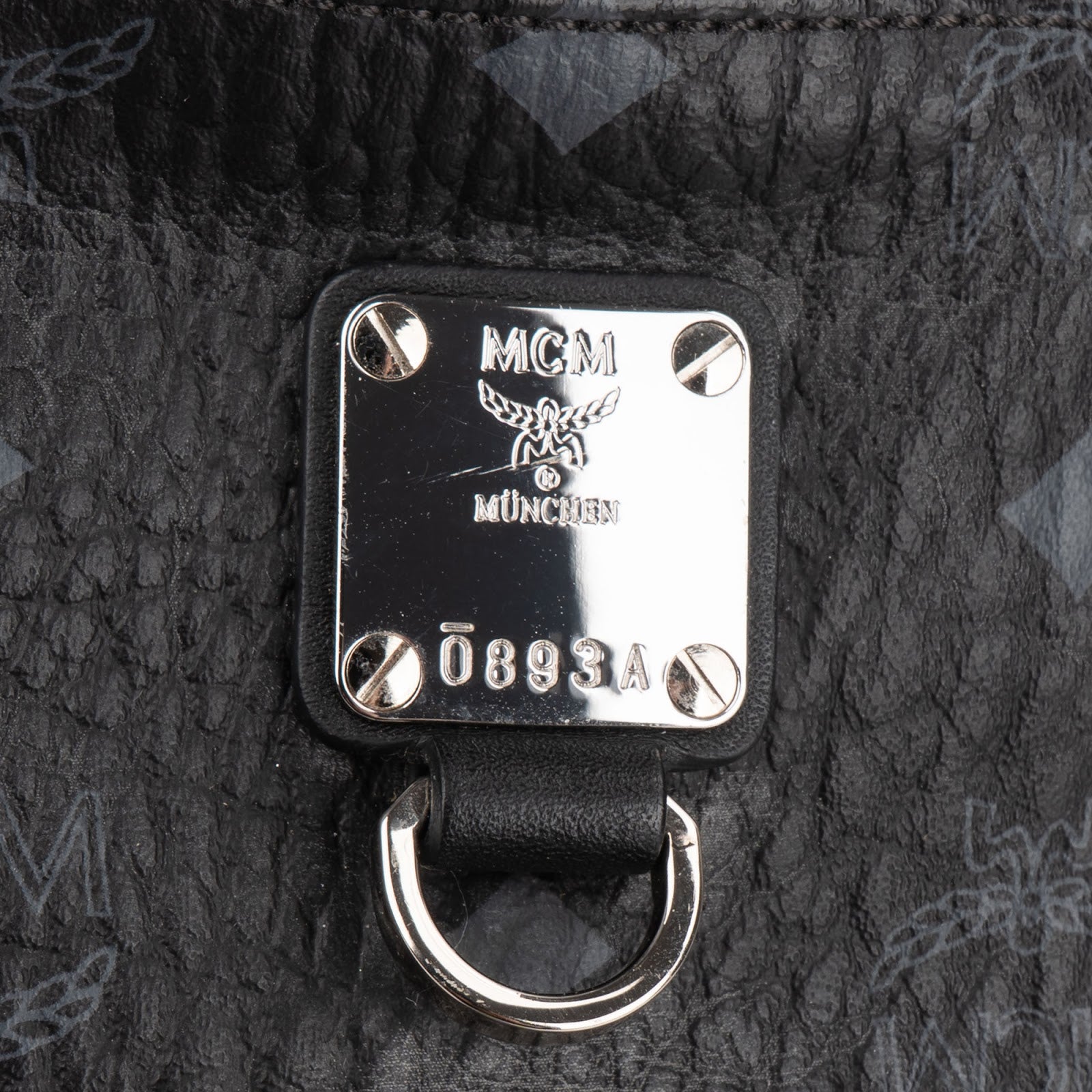 MCM zwarte leren Visetos Stark-riem crossbodytas