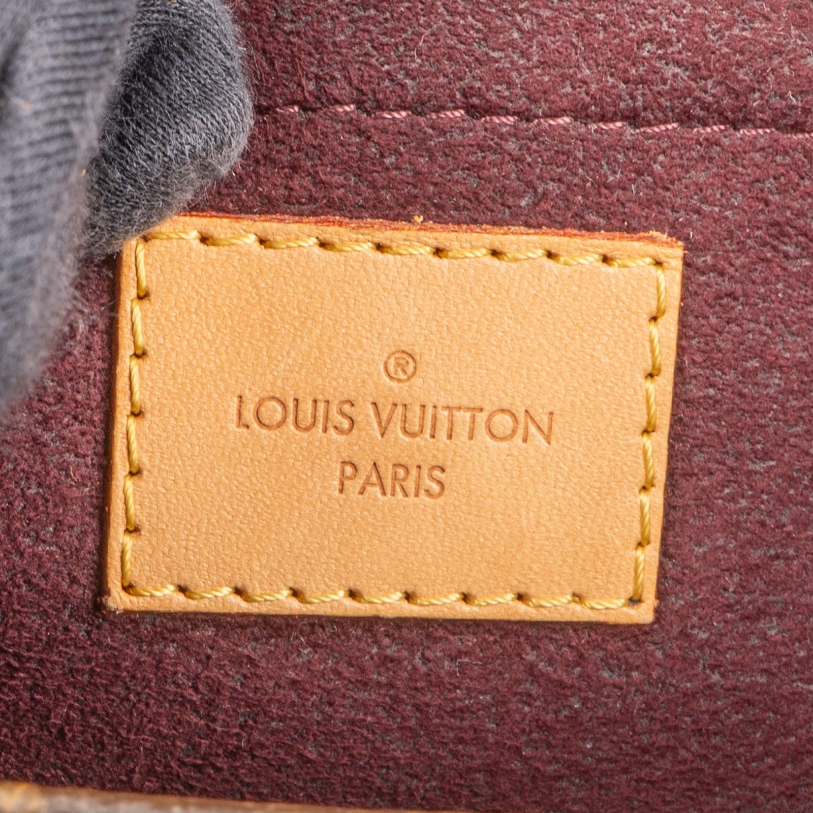 Louis Vuitton - Montaigne MM Handtasche