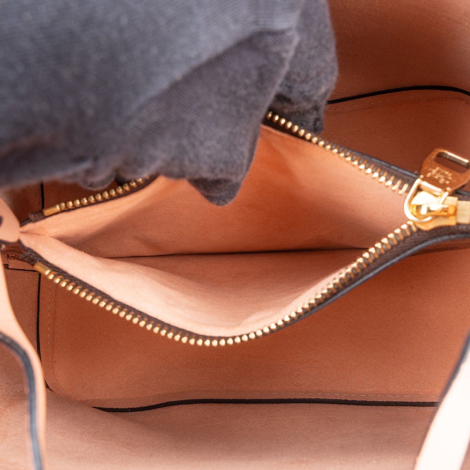 Louis Vuitton -NéoNoé Petit Shoulder Bag
