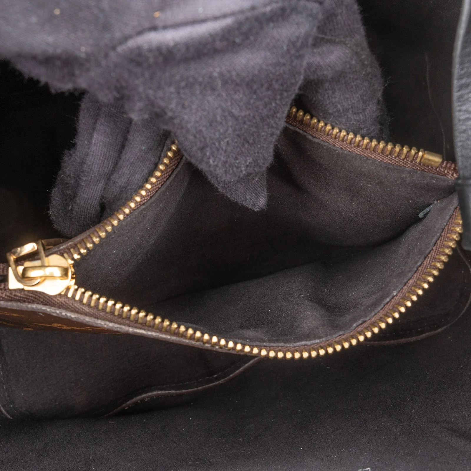 Louis Vuitton Monogram Canvas NéoNoé MM Crossbody Bag