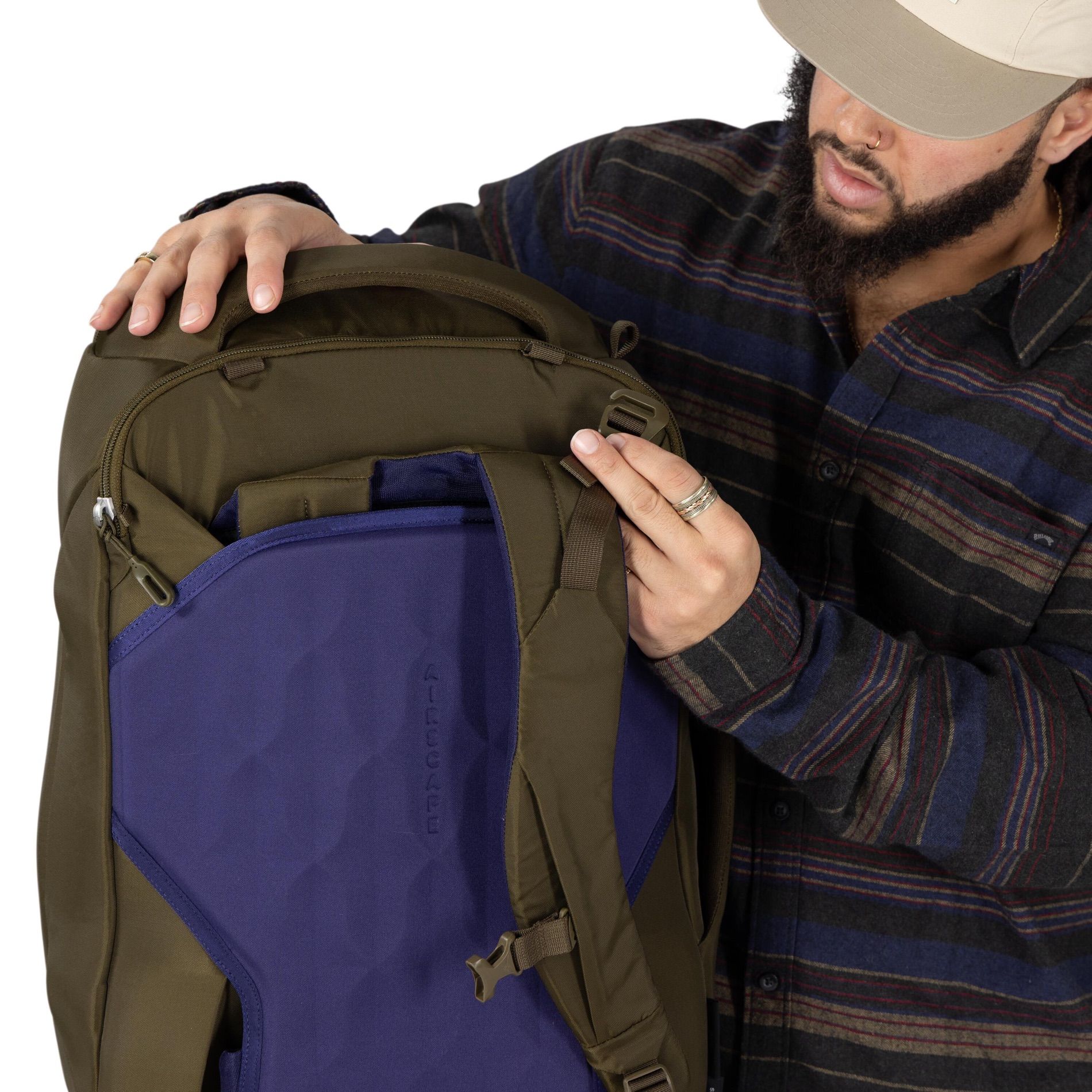 Sojourn Porter Travel Pack 46L - Moss Green