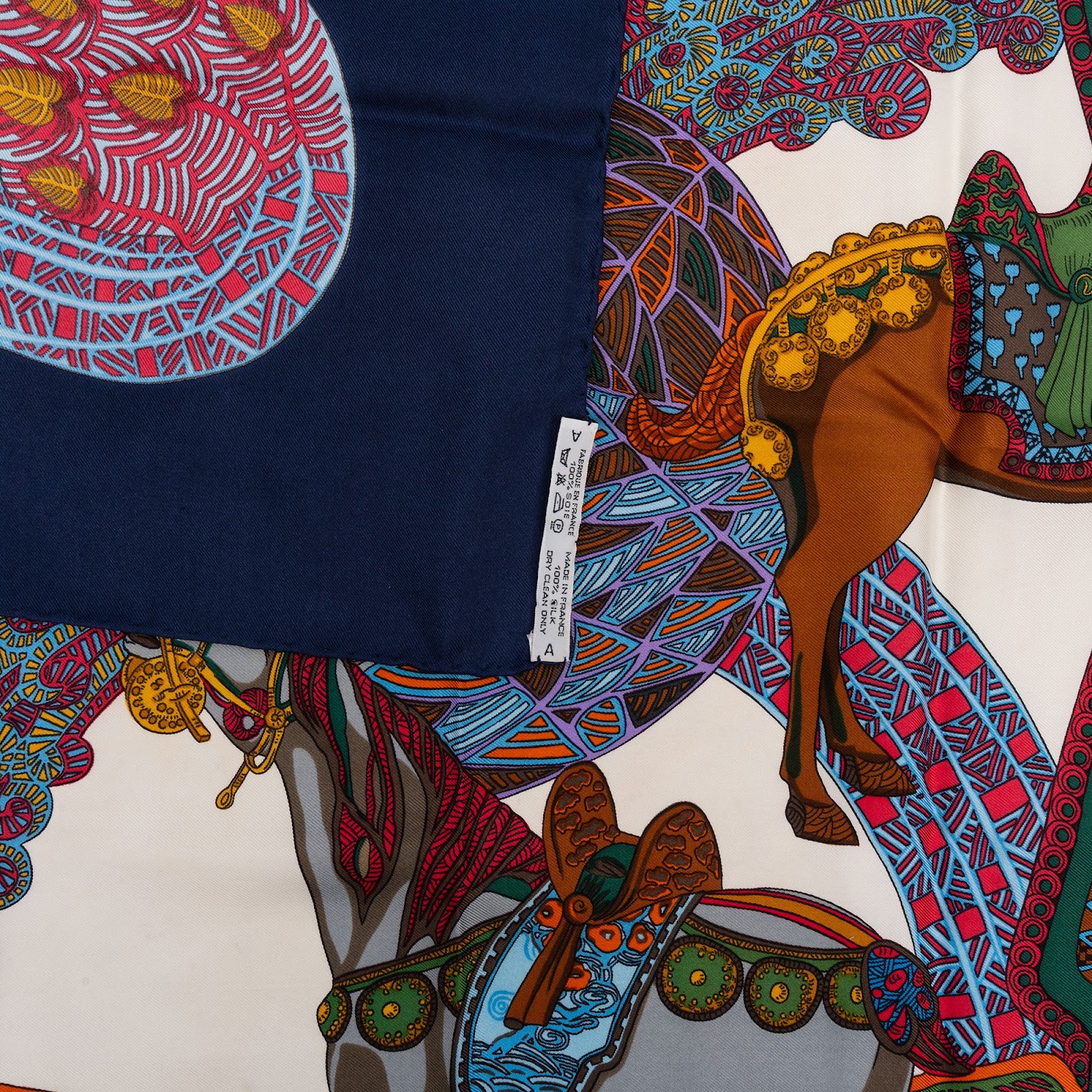 Hermès L'Art des Steppes Silk Carre 90 Tuch