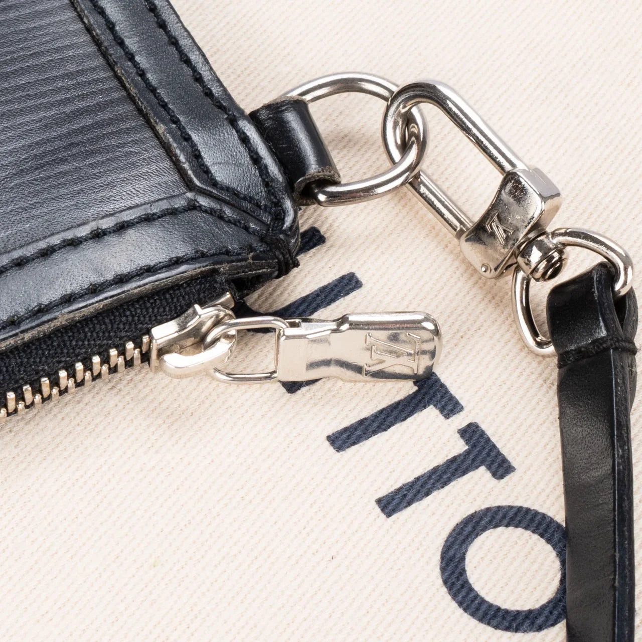 Louis Vuitton - Epi Stretch Pochette Accessoire