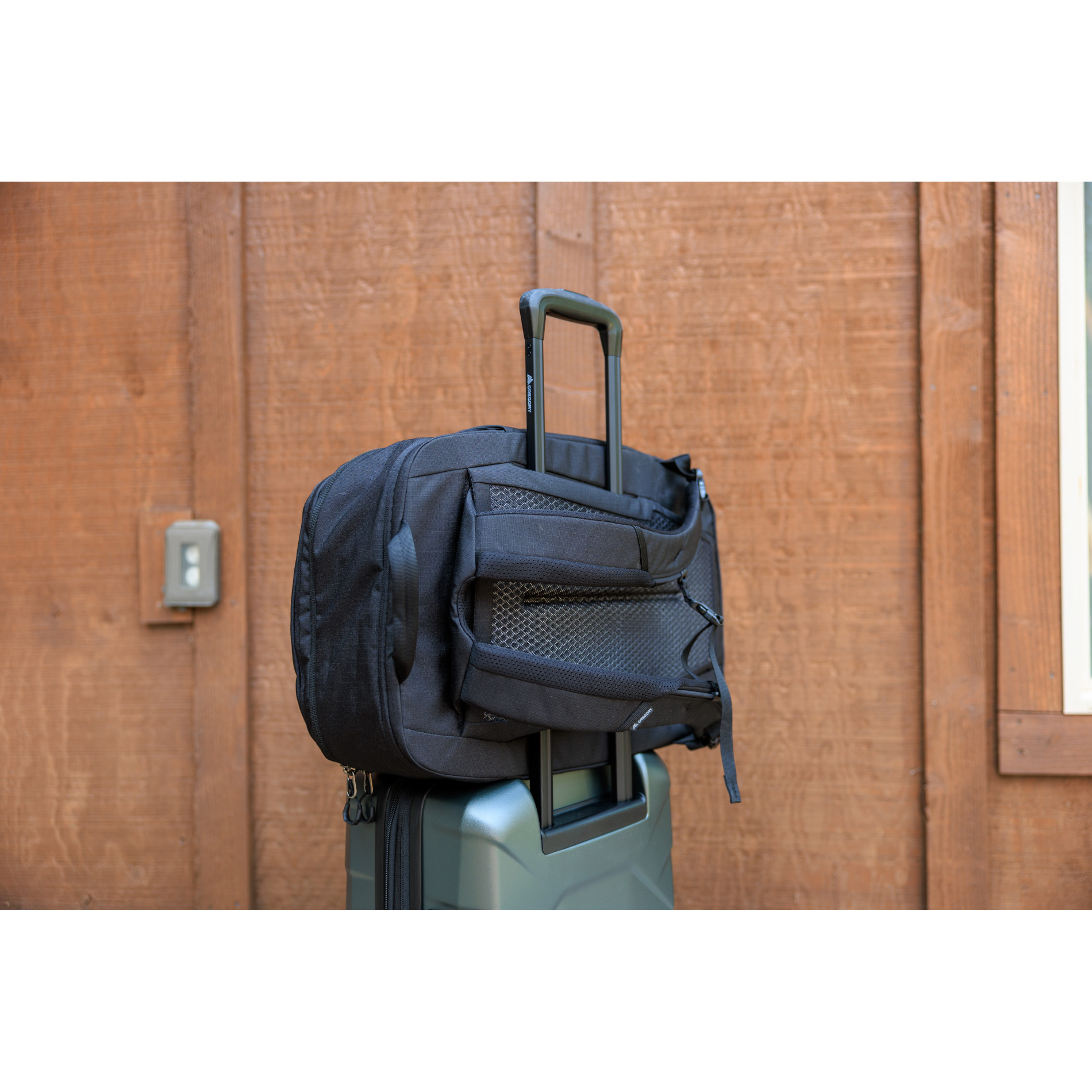 BORDER 30 - POOL PARTY