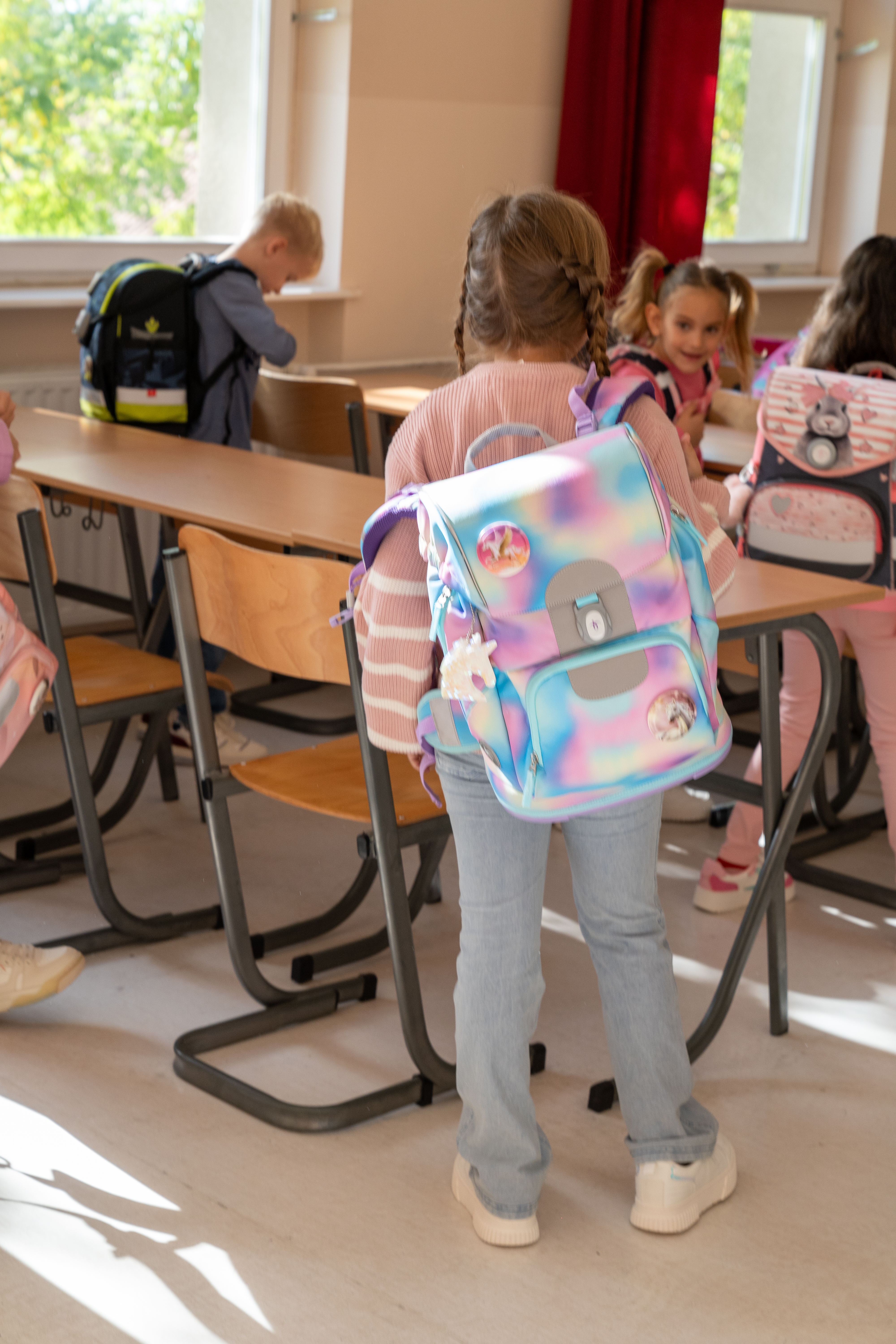 Motion Schulranzen Set 5-teilig mit 6 Patches - Rainbow Color