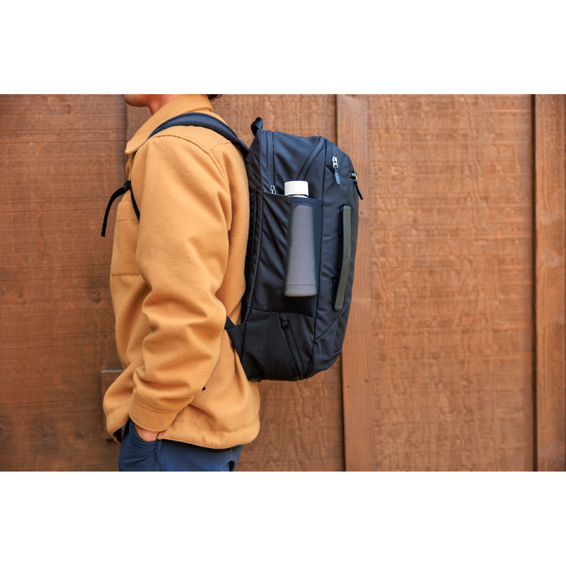 BORDER 30 - POOL PARTY