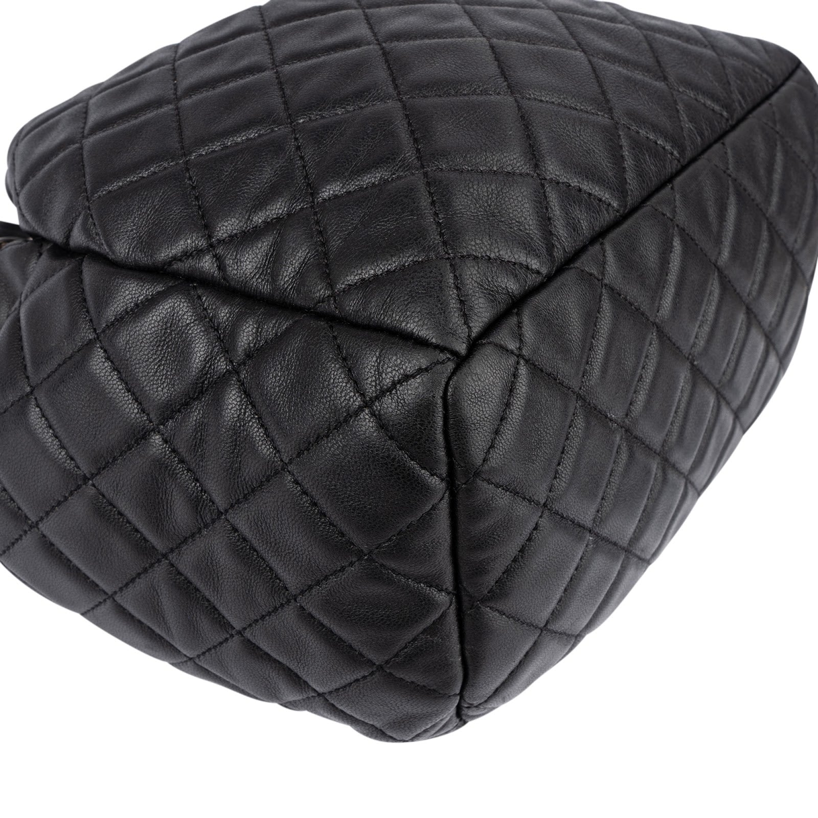 Chanel – CC Drawstring Bucket Crossbody Bag