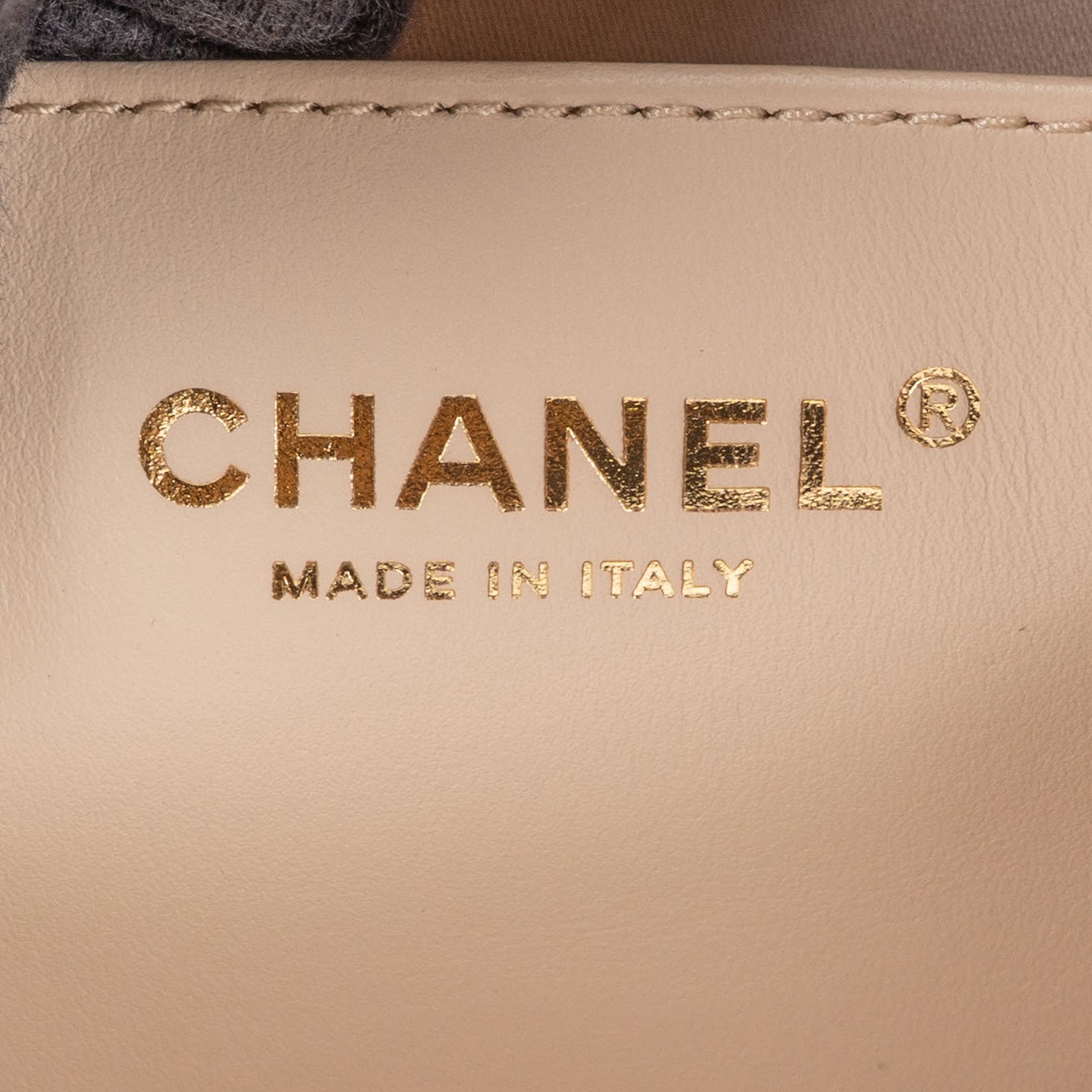 Chanel – 25 Maxi Drawstring Schultertasche