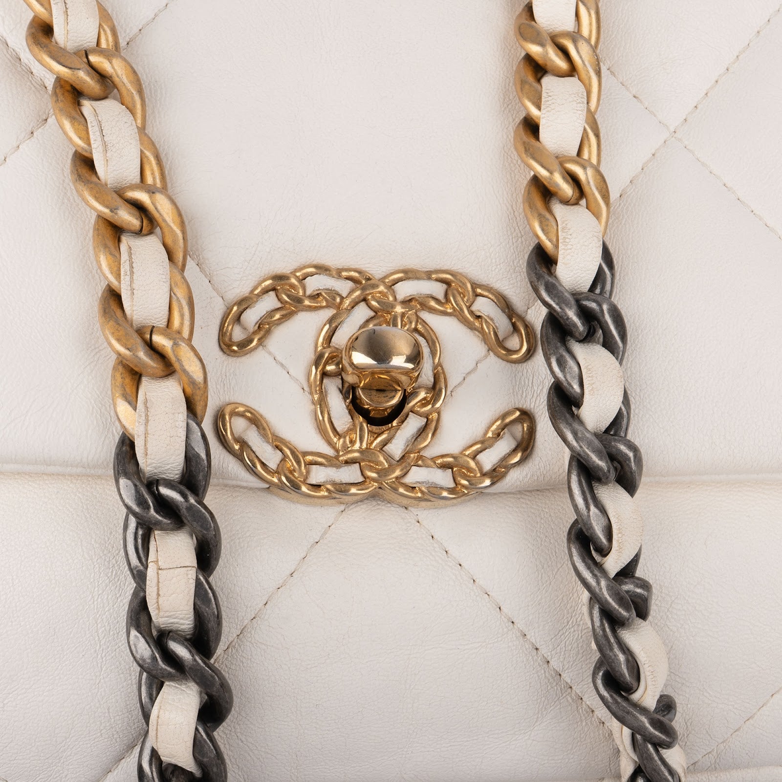 Chanel - Chanel 19 Single Flap Crossbody Bag