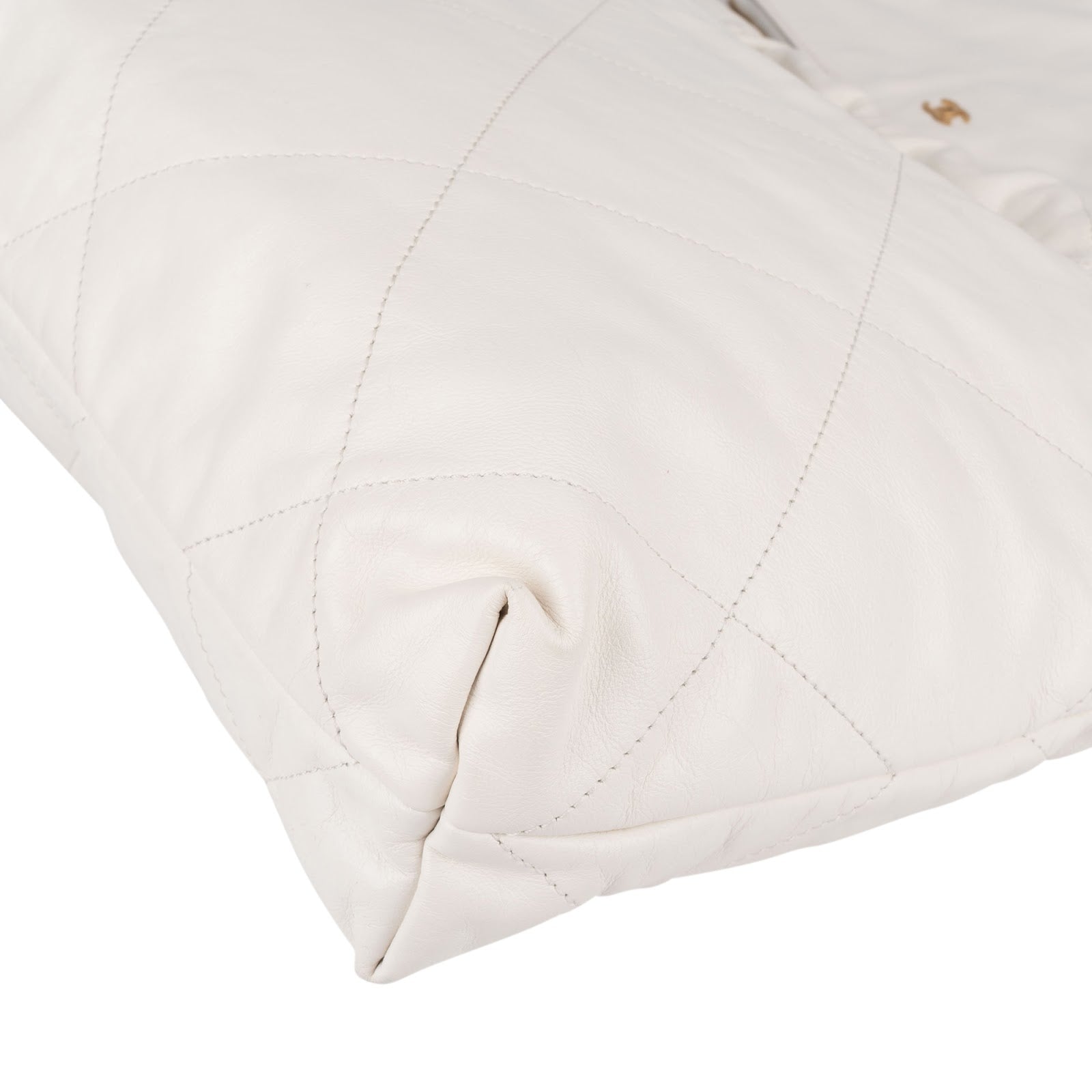 Chanel 22 White Quilted Lambskin Hobo Shoulder Bag