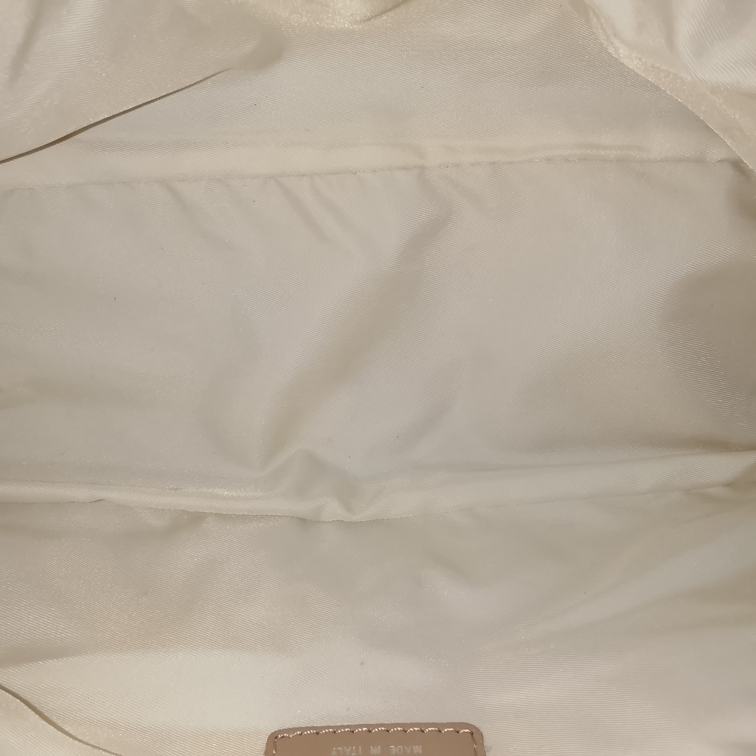 Torebka Chanel z linii Travel Line z motywem Monogram