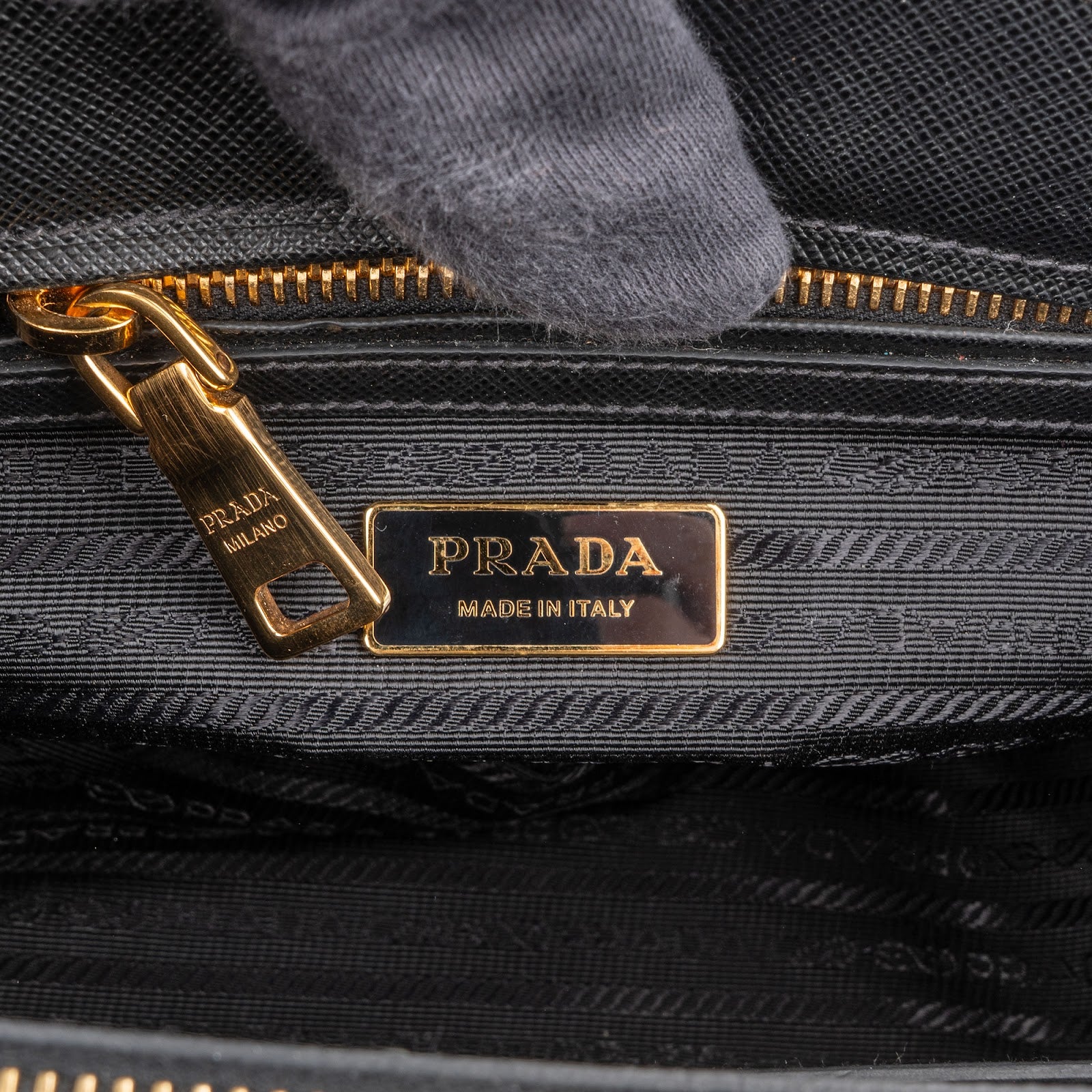 Prada - Small Galleria Handbag