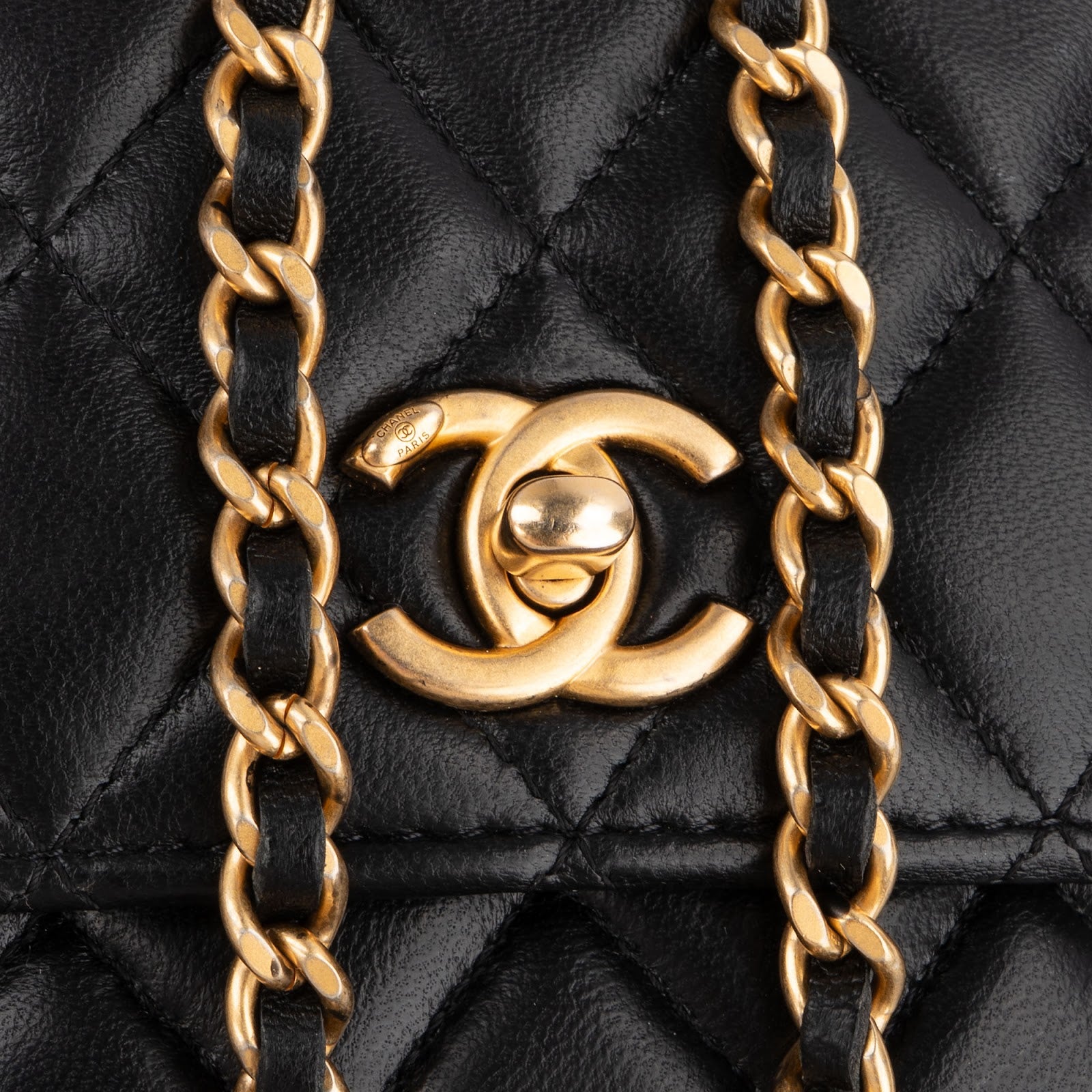 Chanel – torebka na ramię z kieszenią na telefon