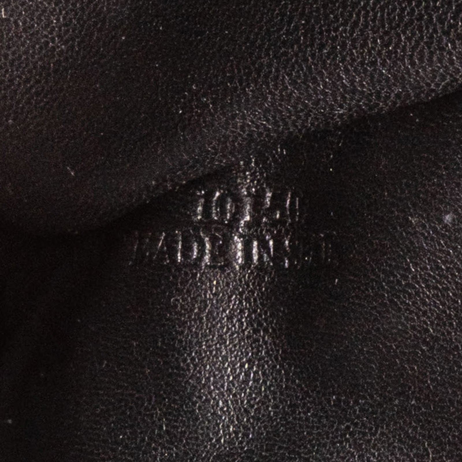 Loewe – T Pouch Clutch