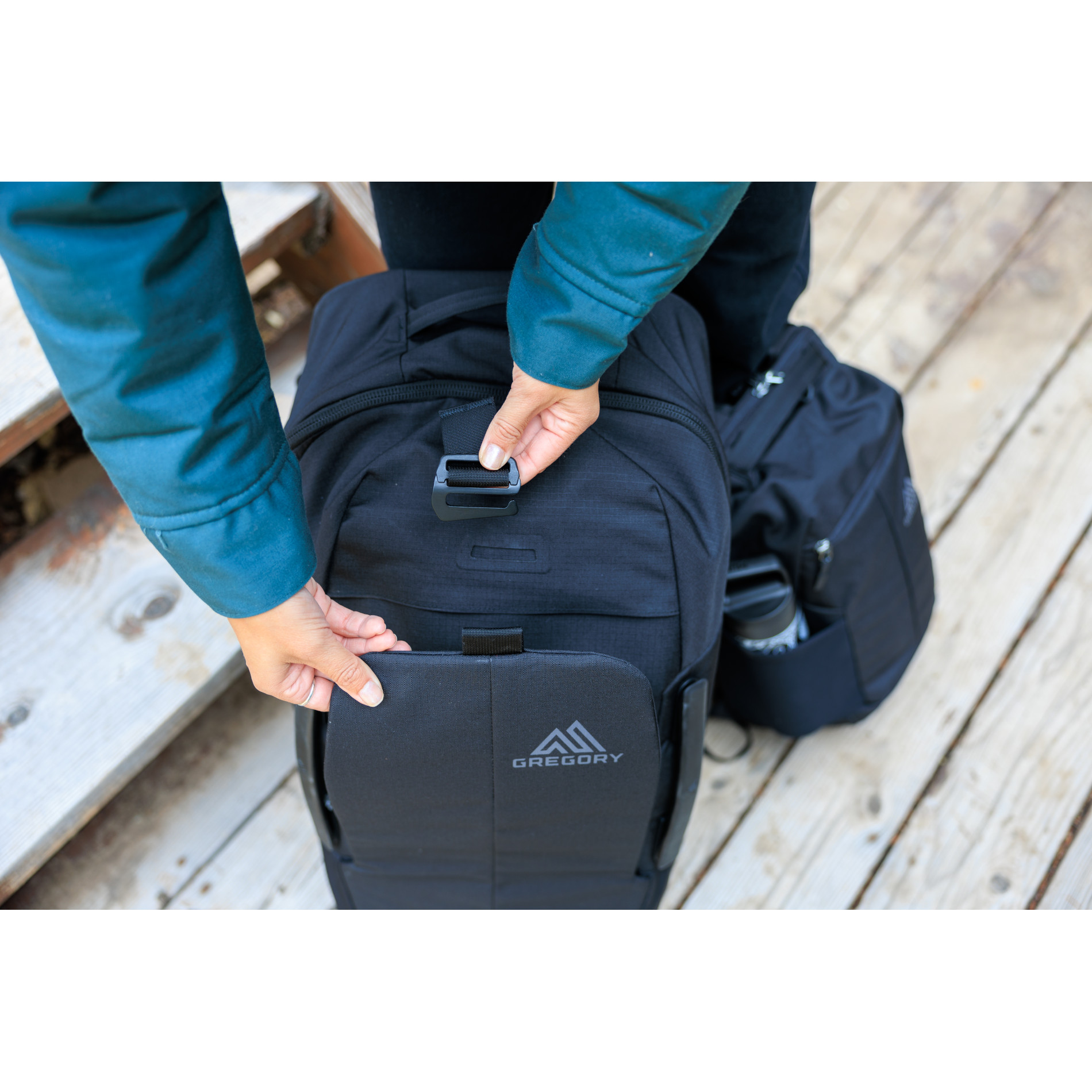 BORDER 50+15 - BLACK LICHEN