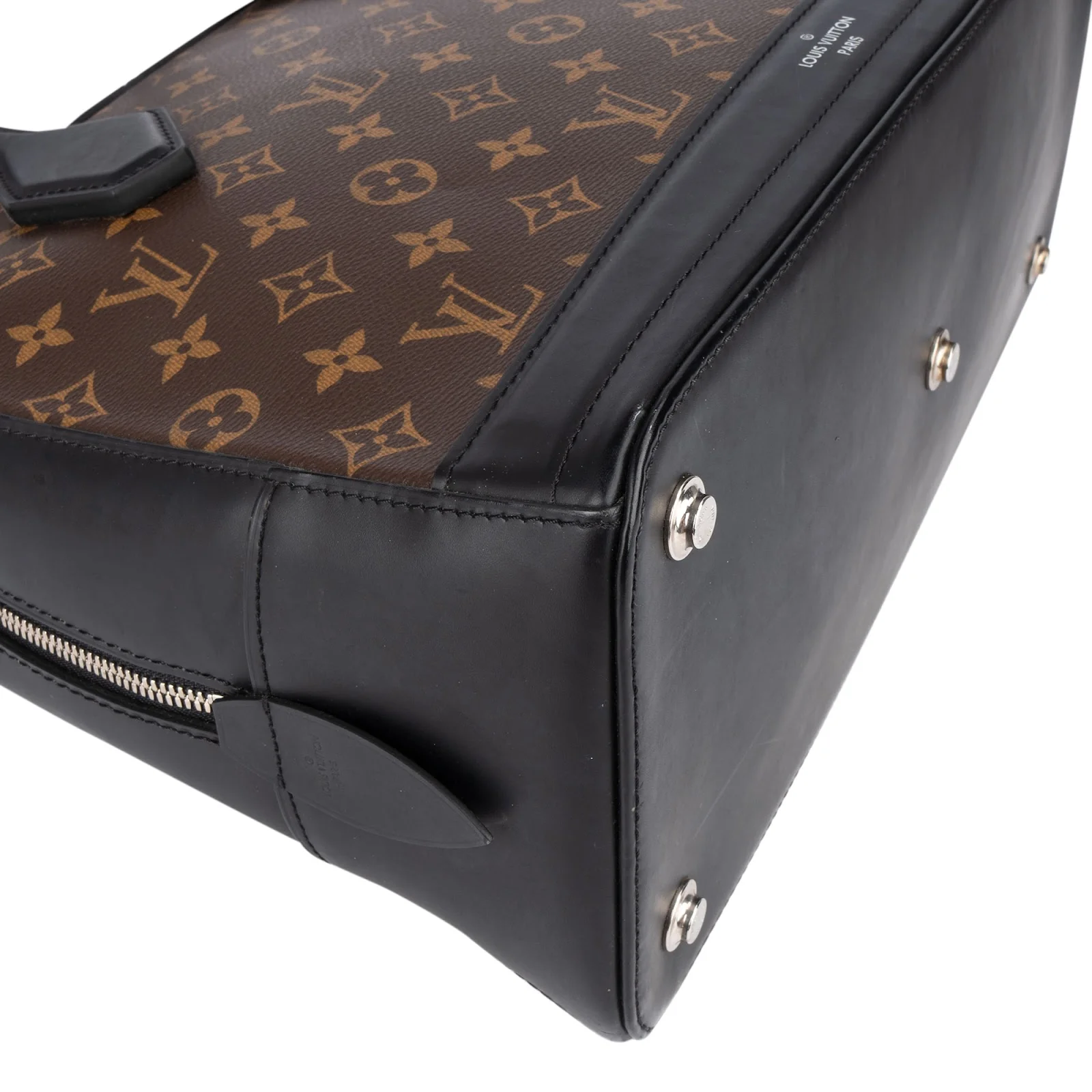 Louis Vuitton Monogram Canvas Dora MM Handbag
