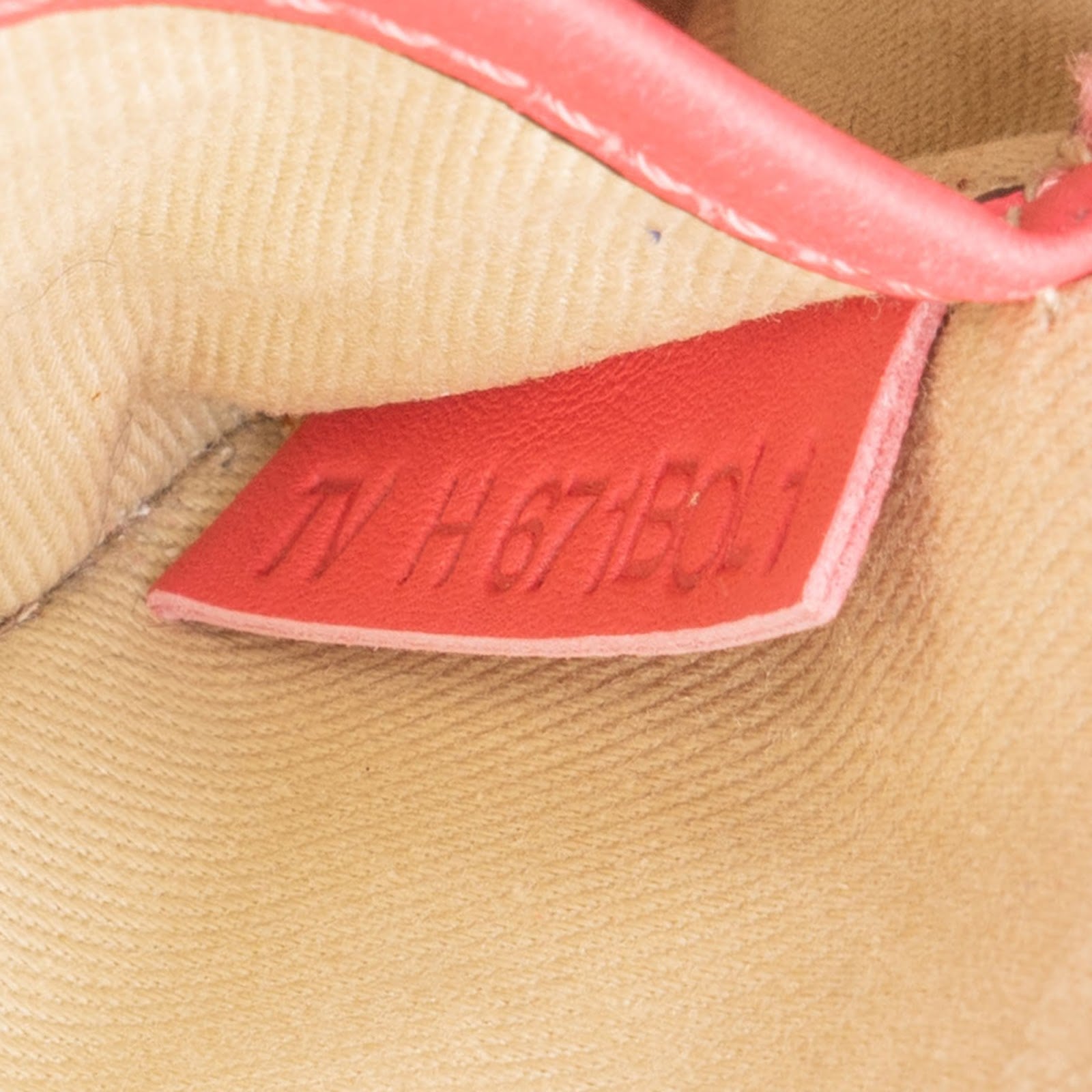 Valentino Garavani Pink Leather Rockstud Flap Crossbody Bag