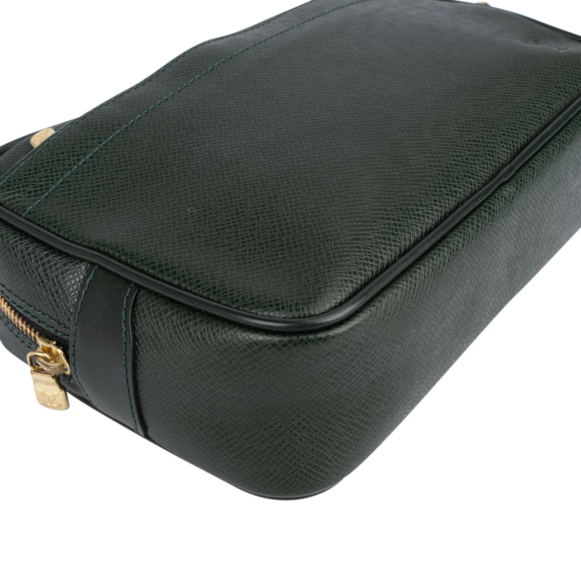 Louis Vuitton Taiga Leather Trousse Kulturbeutel