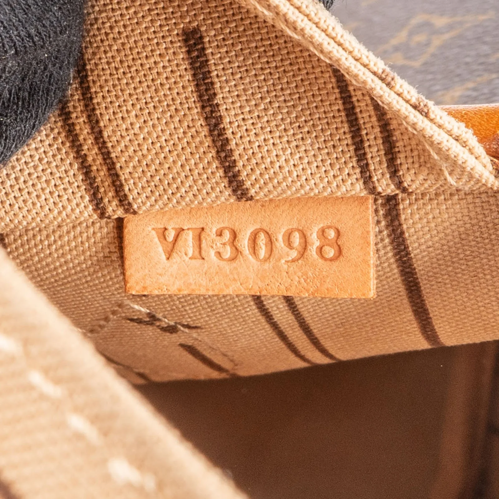 Louis Vuitton Monogram Canvas Neverfull MM Shoulder Bag