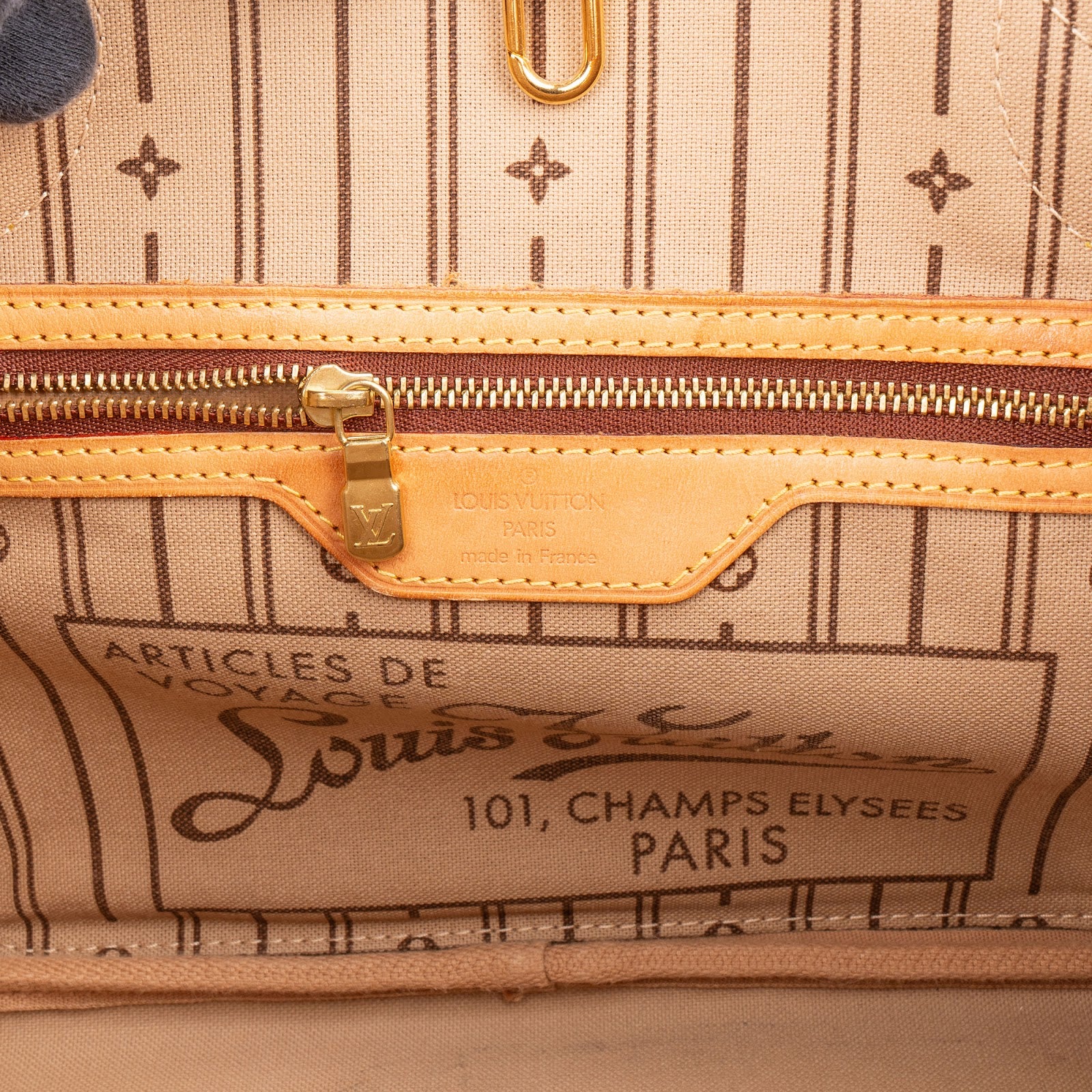 Louis Vuitton - Neverfull PM Shoulder Bag