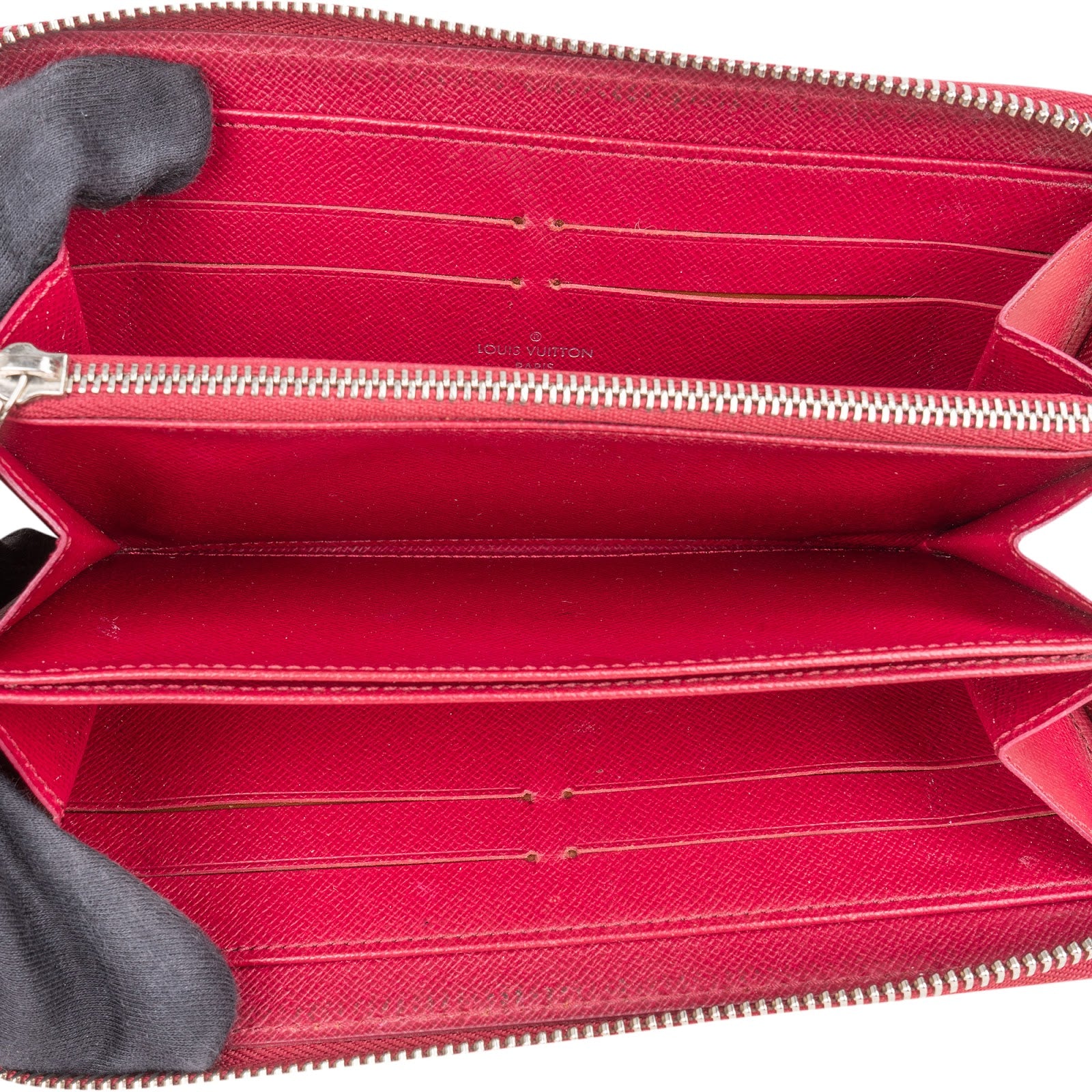 Louis Vuitton Fuchsia Epi Leather Zippy Wallet
