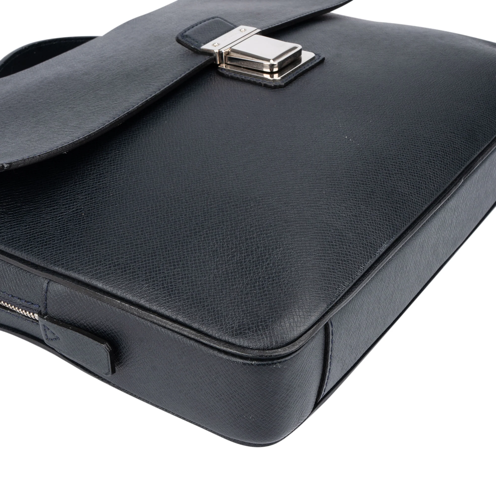 Louis Vuitton Bleu Taiga Leather Vassili PM Business Tasche