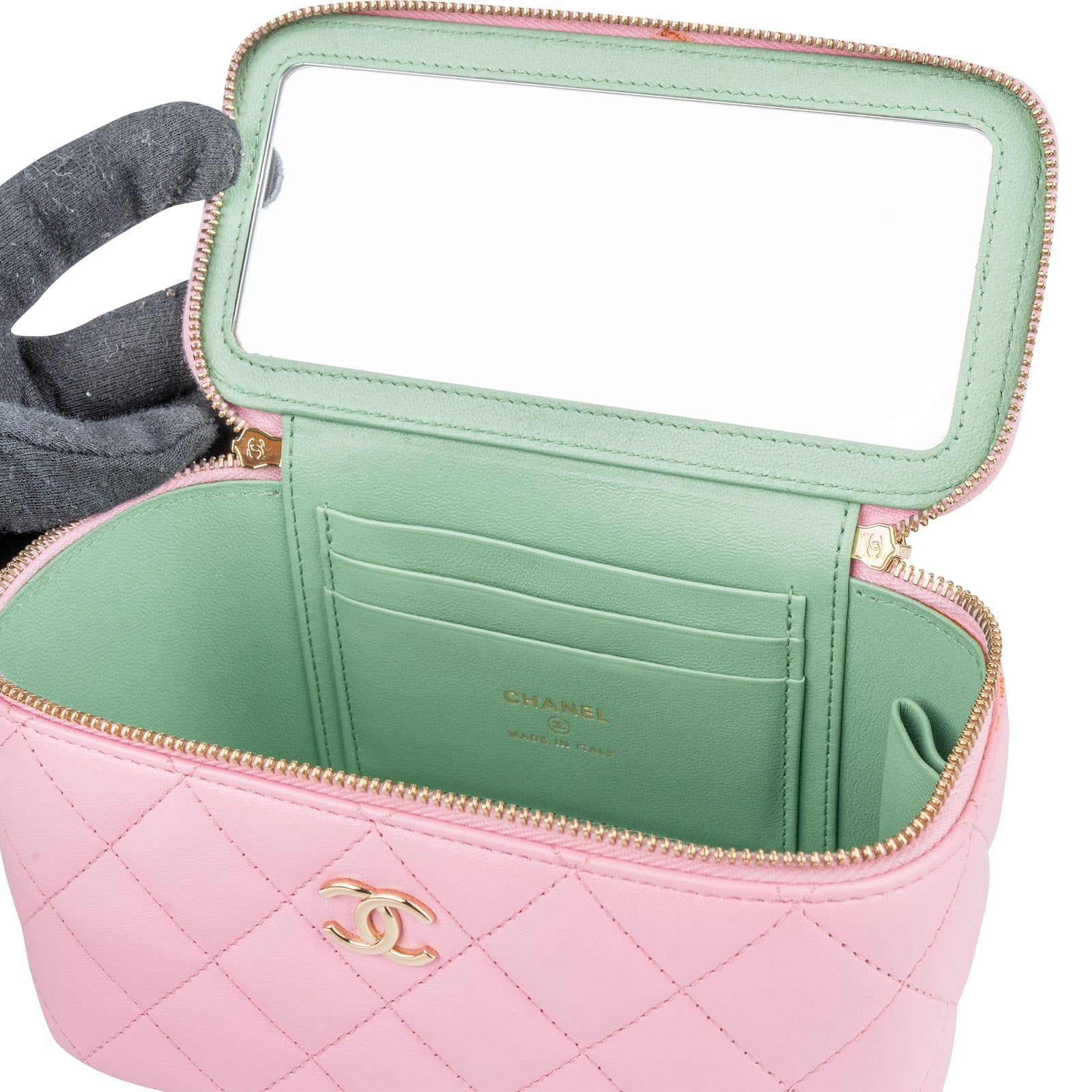 Chanel – Vanity Case Bicolor Quilted Lambskin