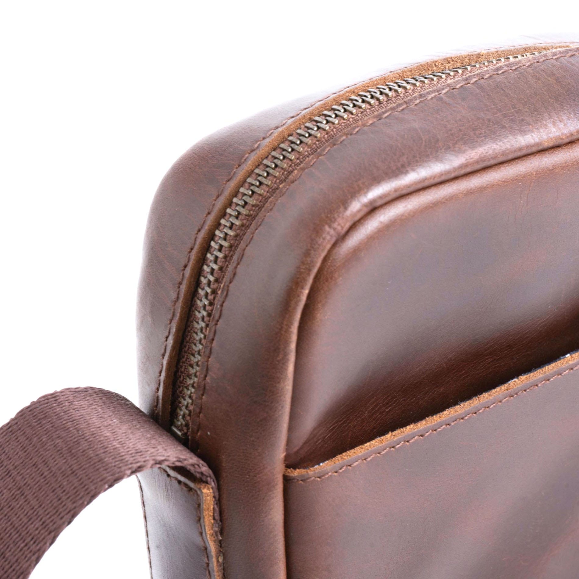 Crossbody Bag Runner Leder - BROWN/Dots