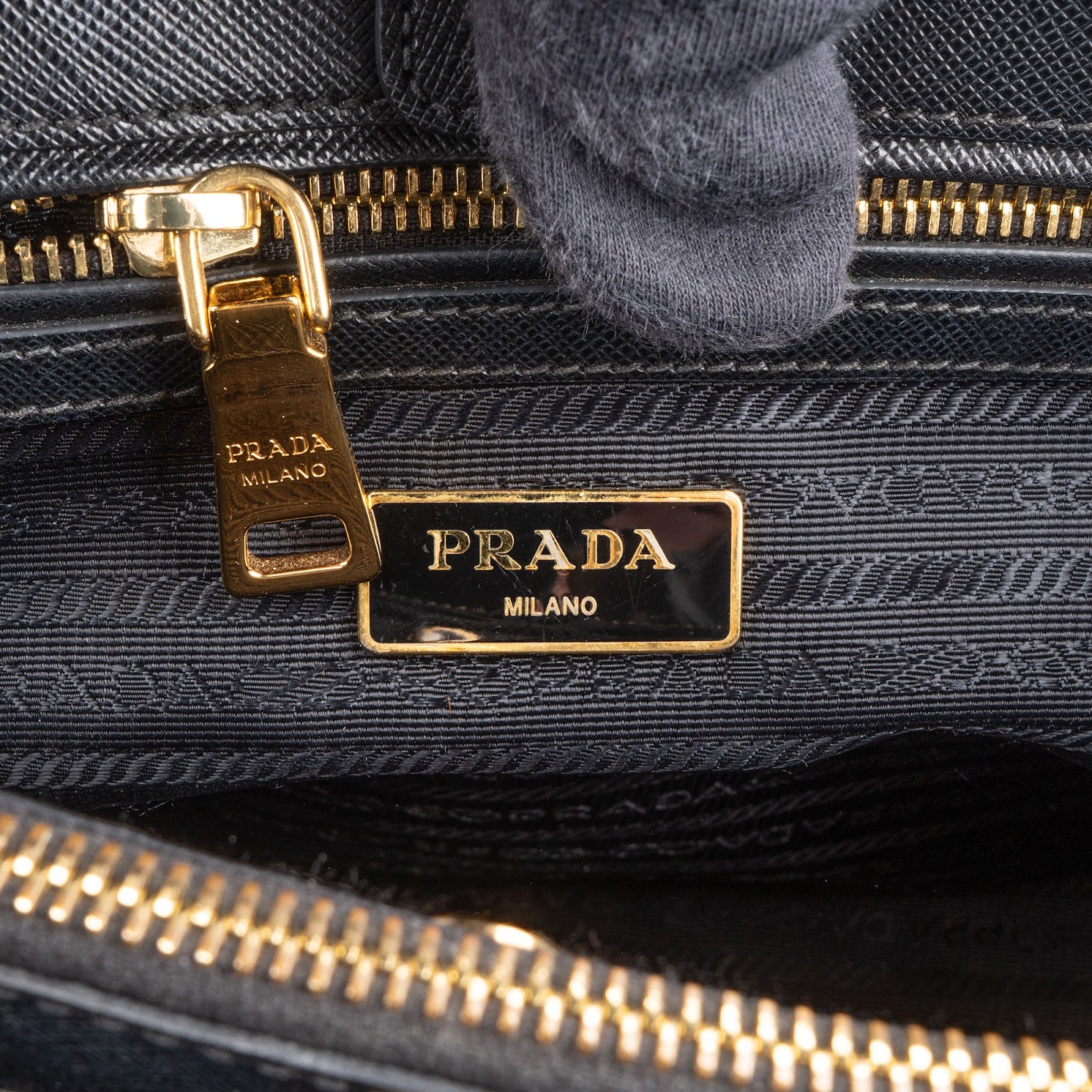 Prada – Galleria Saffiano Crossbody Bag