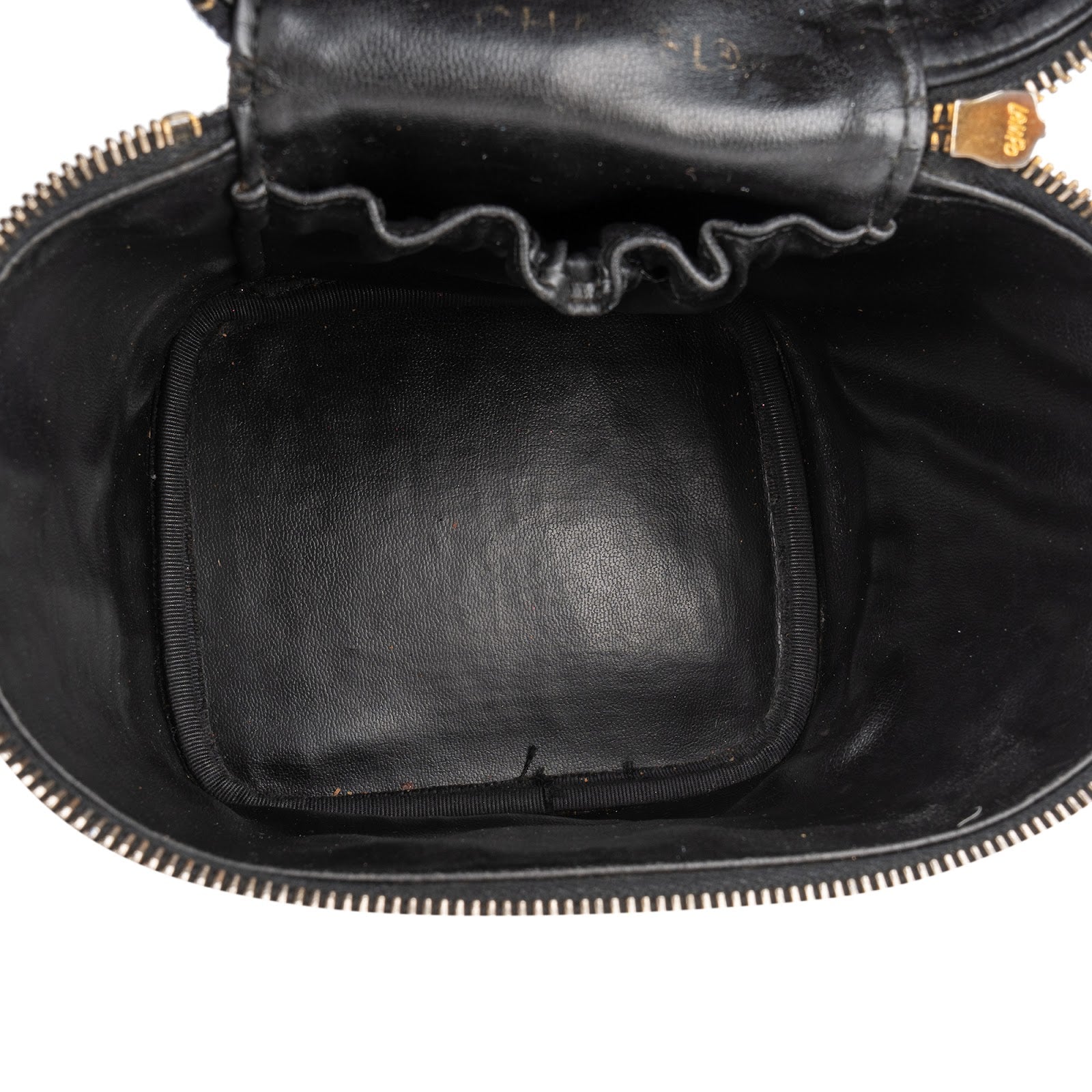 Trousse Chanel in pelle Caviar con motivo CC