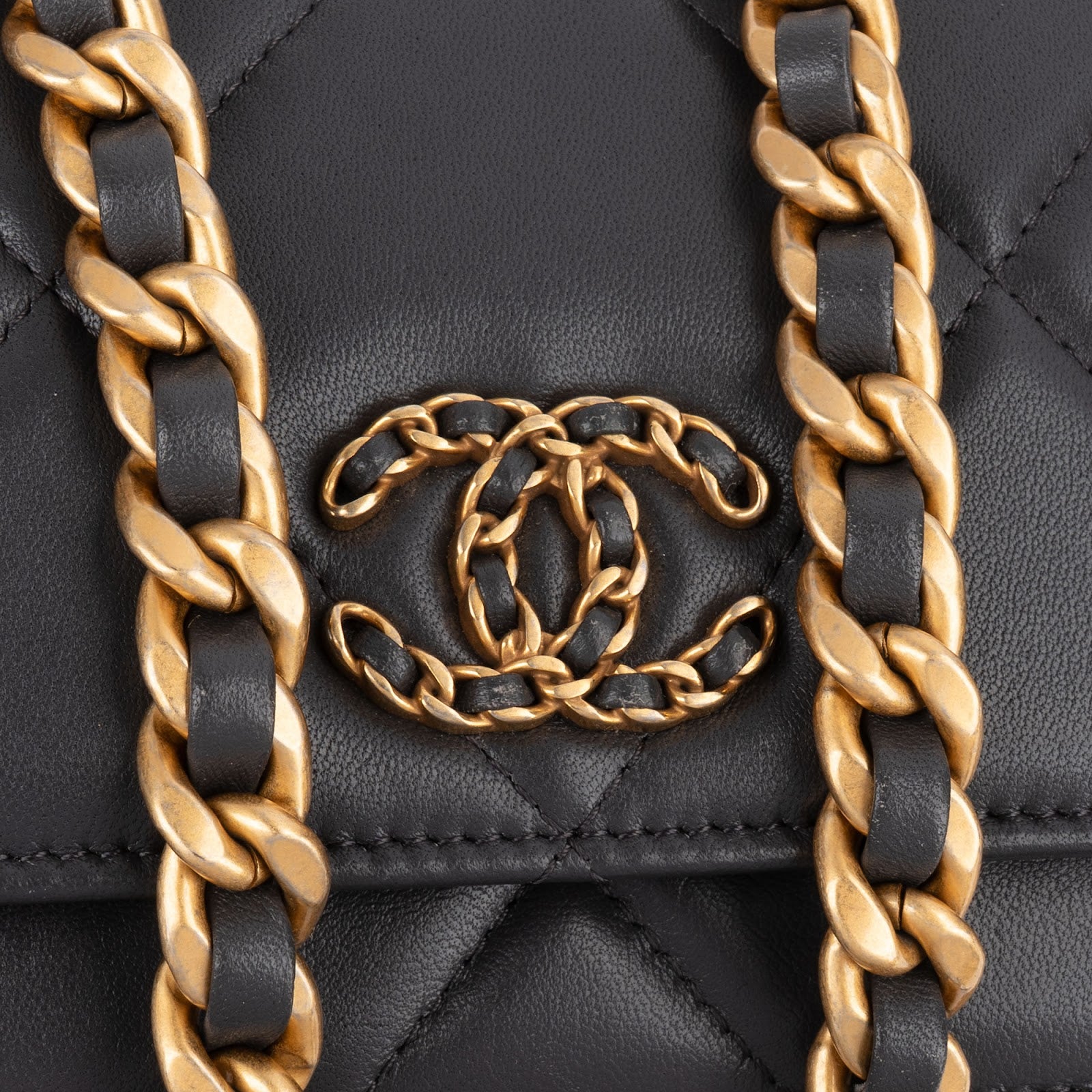 Chanel - 19 Wallet On Chain Crossbody Bag