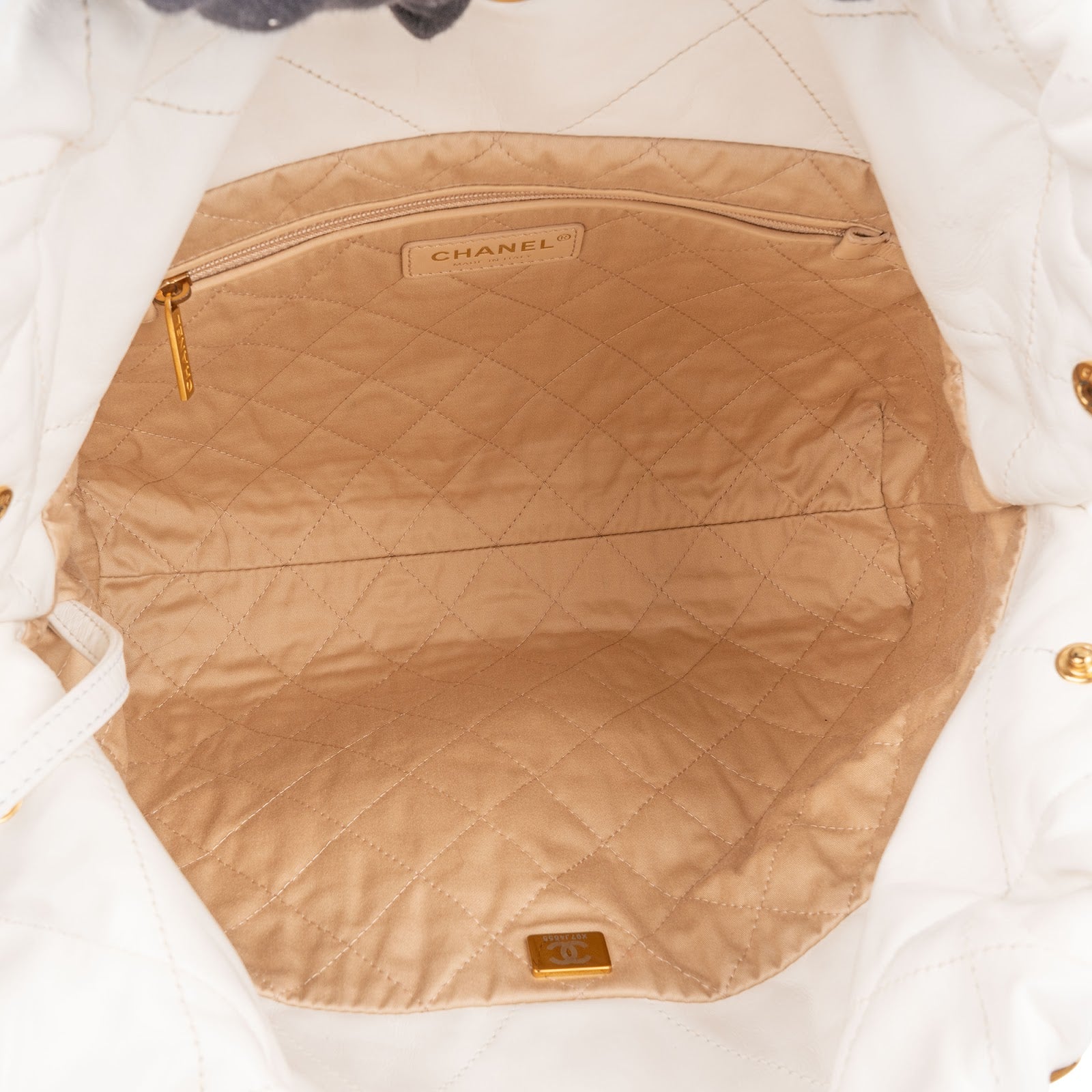Chanel 22 - Maxi Drawstring Schultertasche