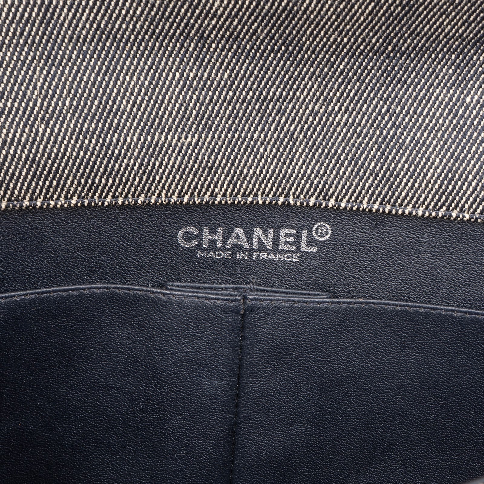 Sac à bandoulière Chanel en denim « Chocolate Bar » à rabat unique