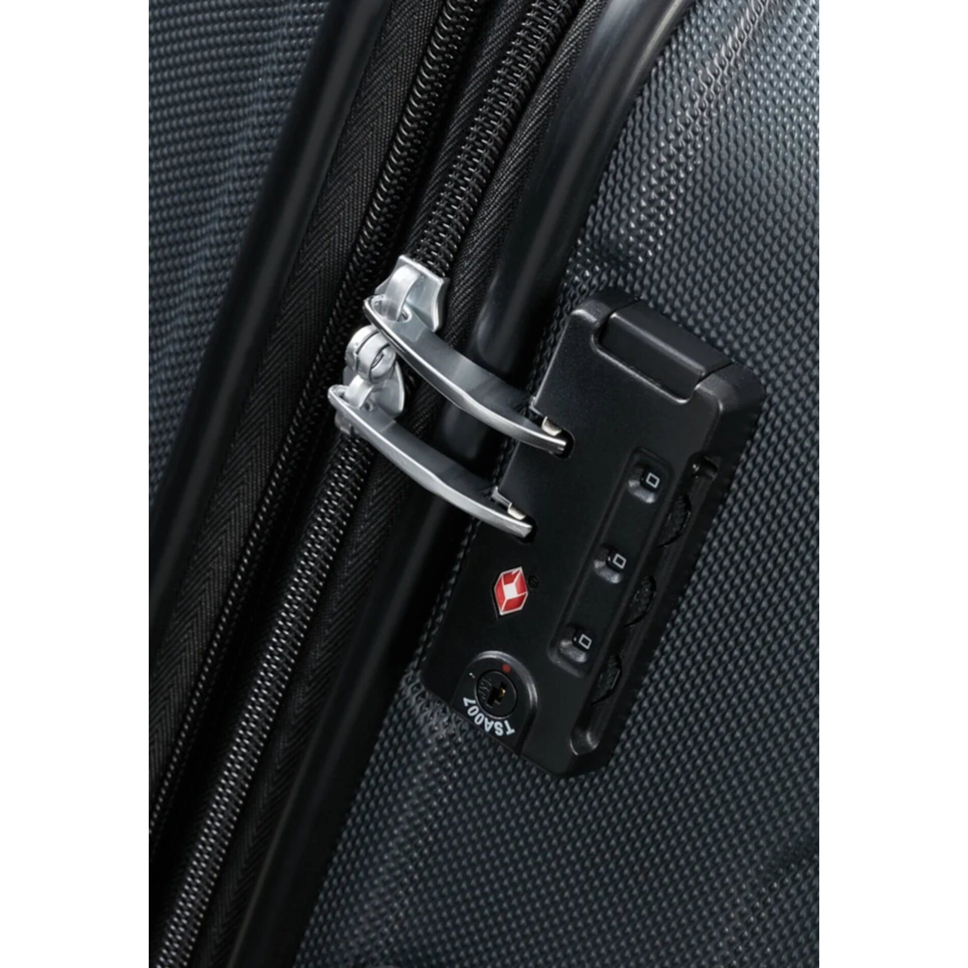 Spinner mit 4 Rollen 67 cm EXP Tracklite M 71 Liter