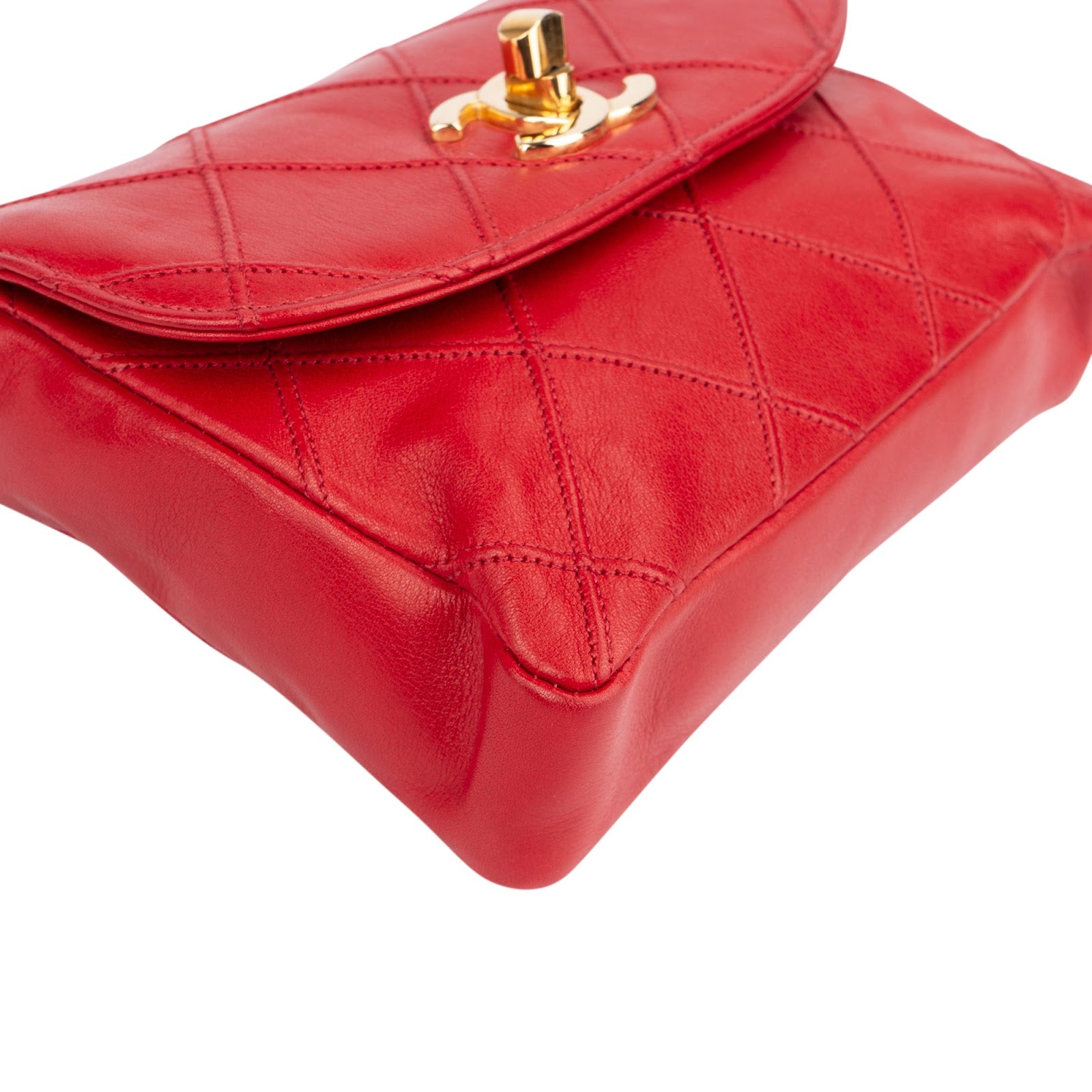 Chanel – torebka crossbody w stylu vintage z paskiem CC