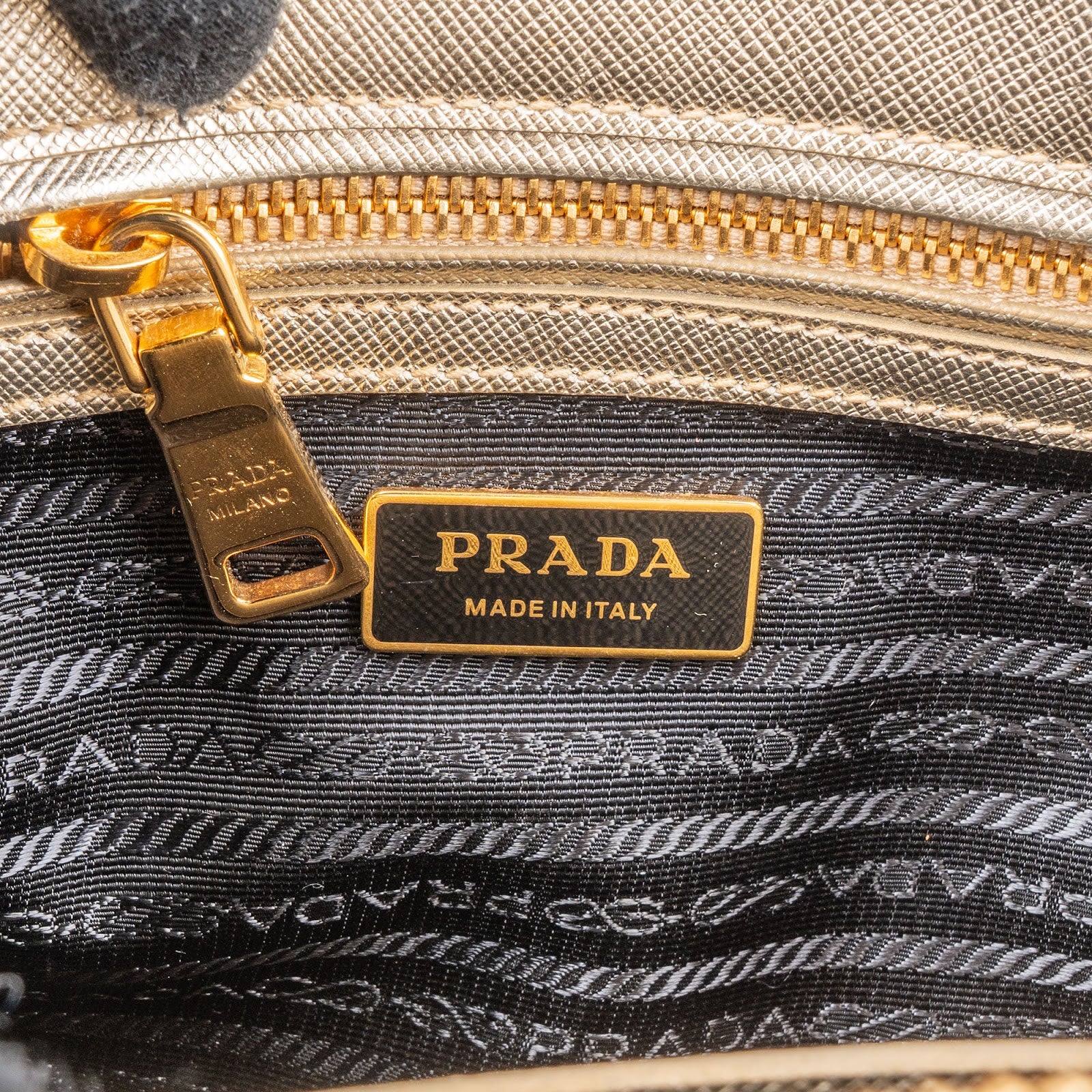 Prada – Galleria Small Crossbody Bag