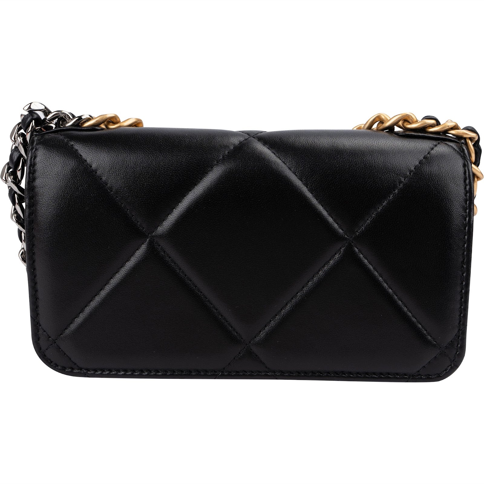 Chanel – 19 Wallet on Chain (WOC)